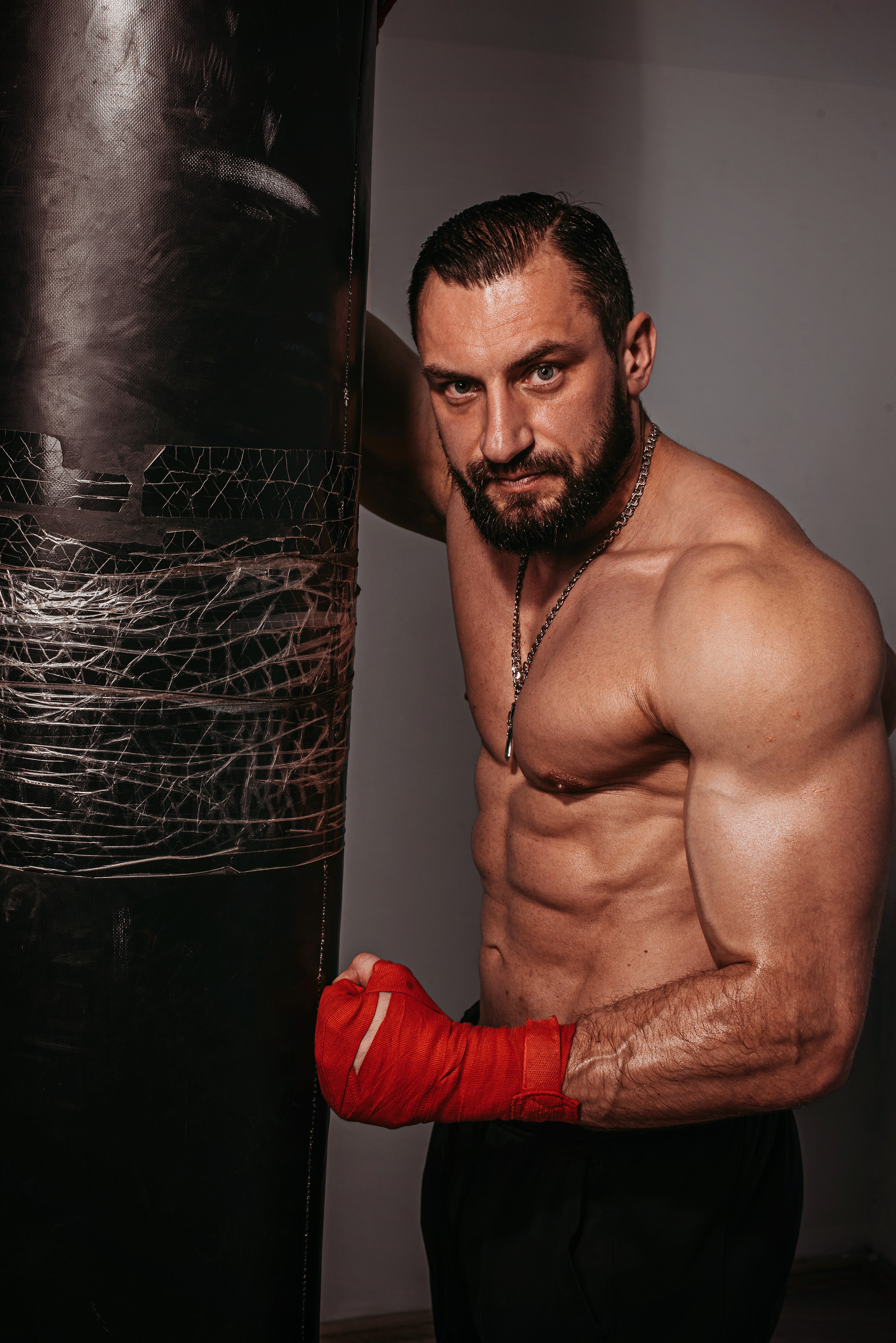 Виталий в спортивном зале. Детский и семейный фотограф выпускной альбом Приморско-Ахтарск