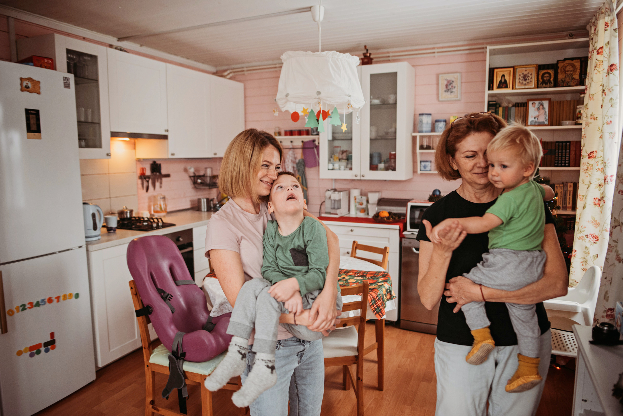 Большая и дружная семья). Детский и семейный фотограф выпускной альбом Приморско-Ахтарск