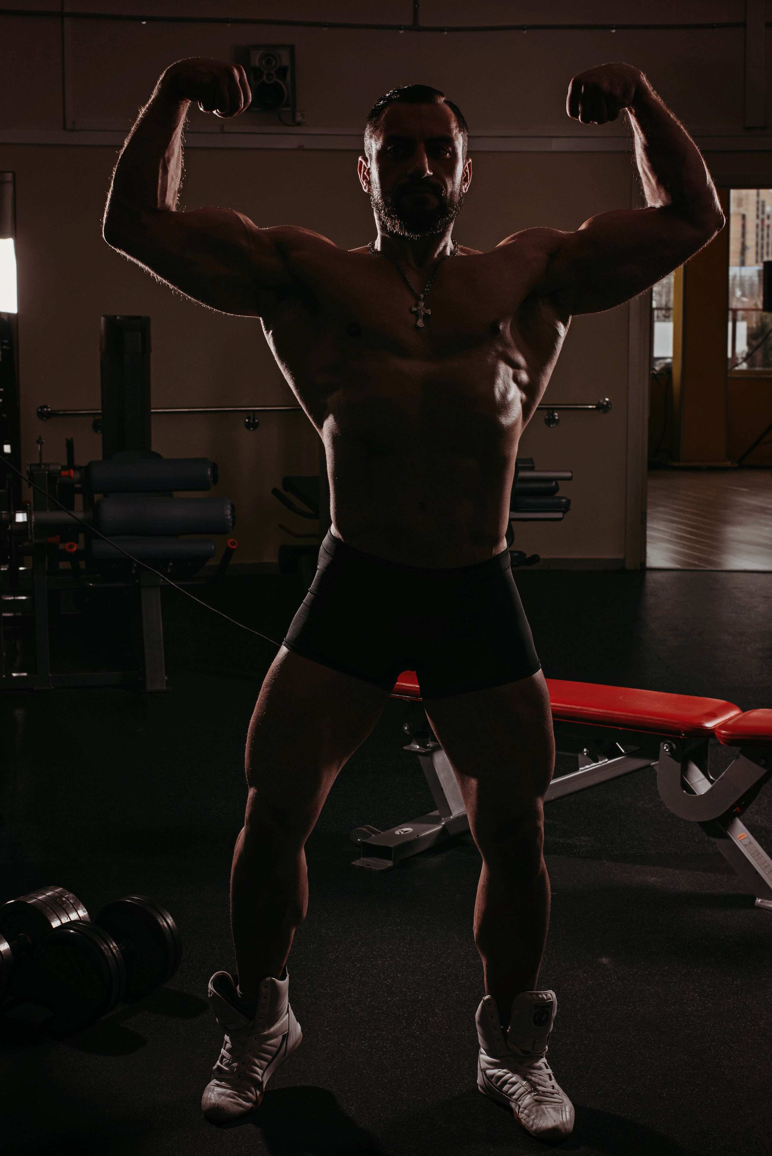 Виталий в спортивном зале. Детский и семейный фотограф выпускной альбом Приморско-Ахтарск