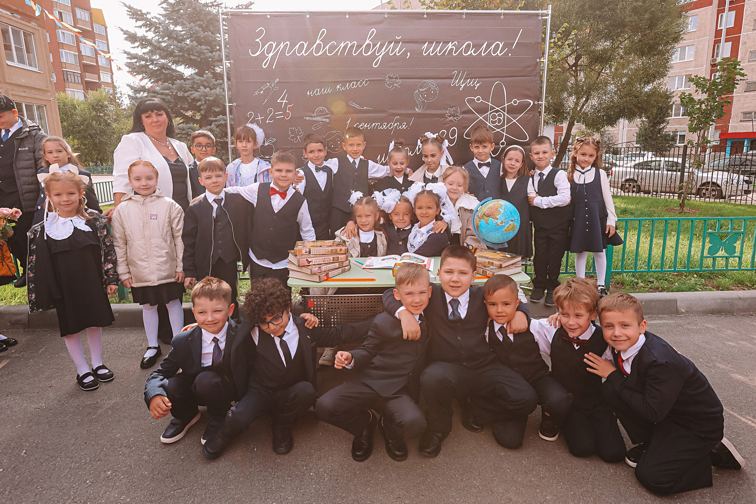 1 сентября линейка+кл час+портреты. Семейный фотограф Тюмень, фотограф на роды Салмина Мария