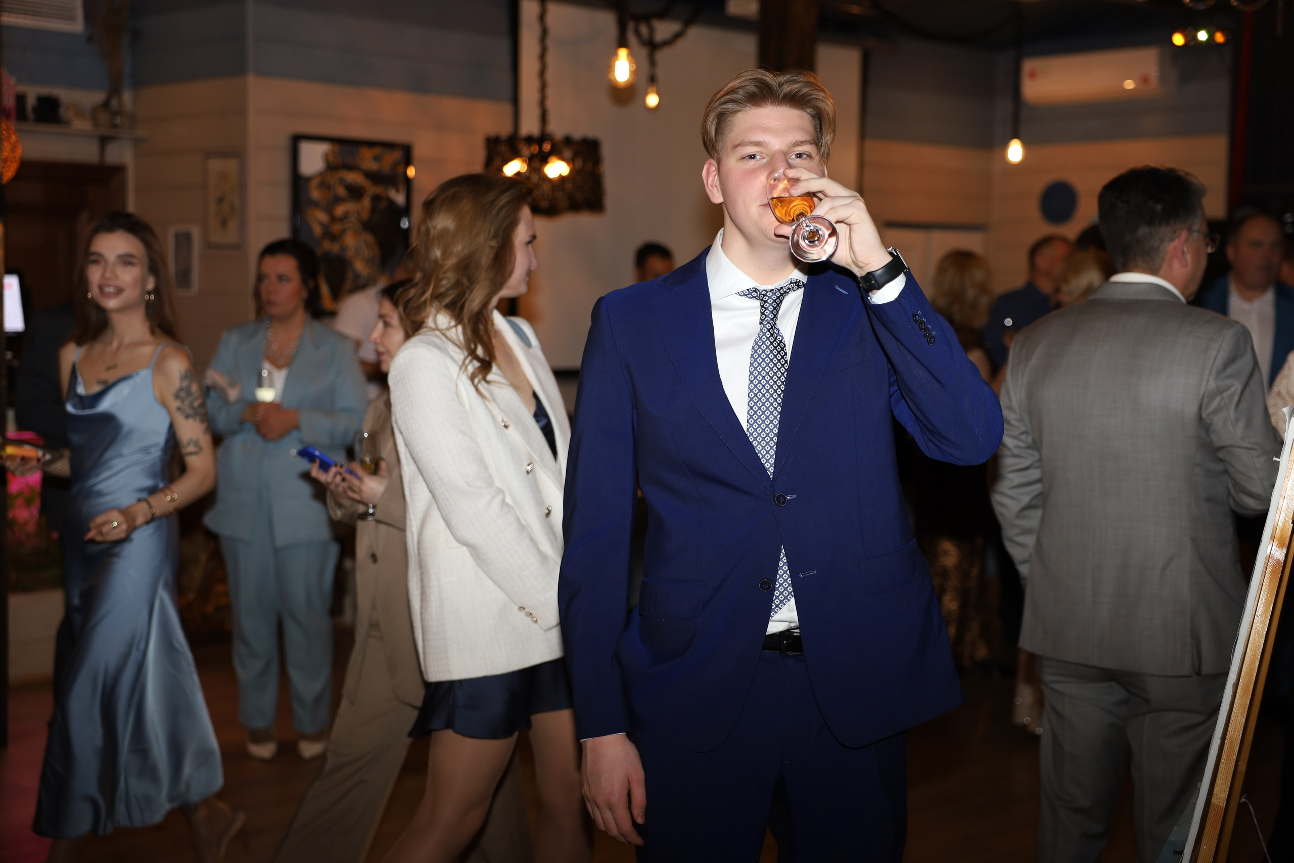 𝒜𝓇𝓉𝑒𝓂 & 𝐿𝓎𝓊𝓈𝓎𝒶 (𝓇𝑒𝓈𝓉𝒶𝓊𝓇𝒶𝓃𝓉). 𝑀𝑜𝓈𝒸𝑜𝓌. Свадебный фотограф в Санкт-Петербурге