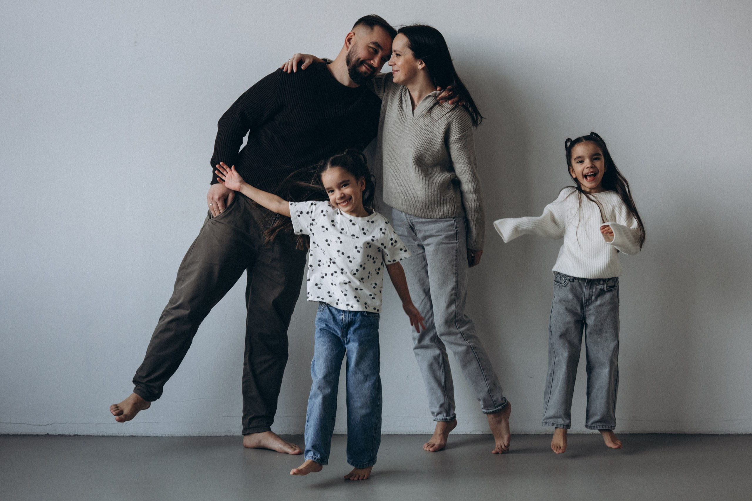 Минималистичная студия. Семейный и Lifestyle фотограф в Санкт-Петербурге