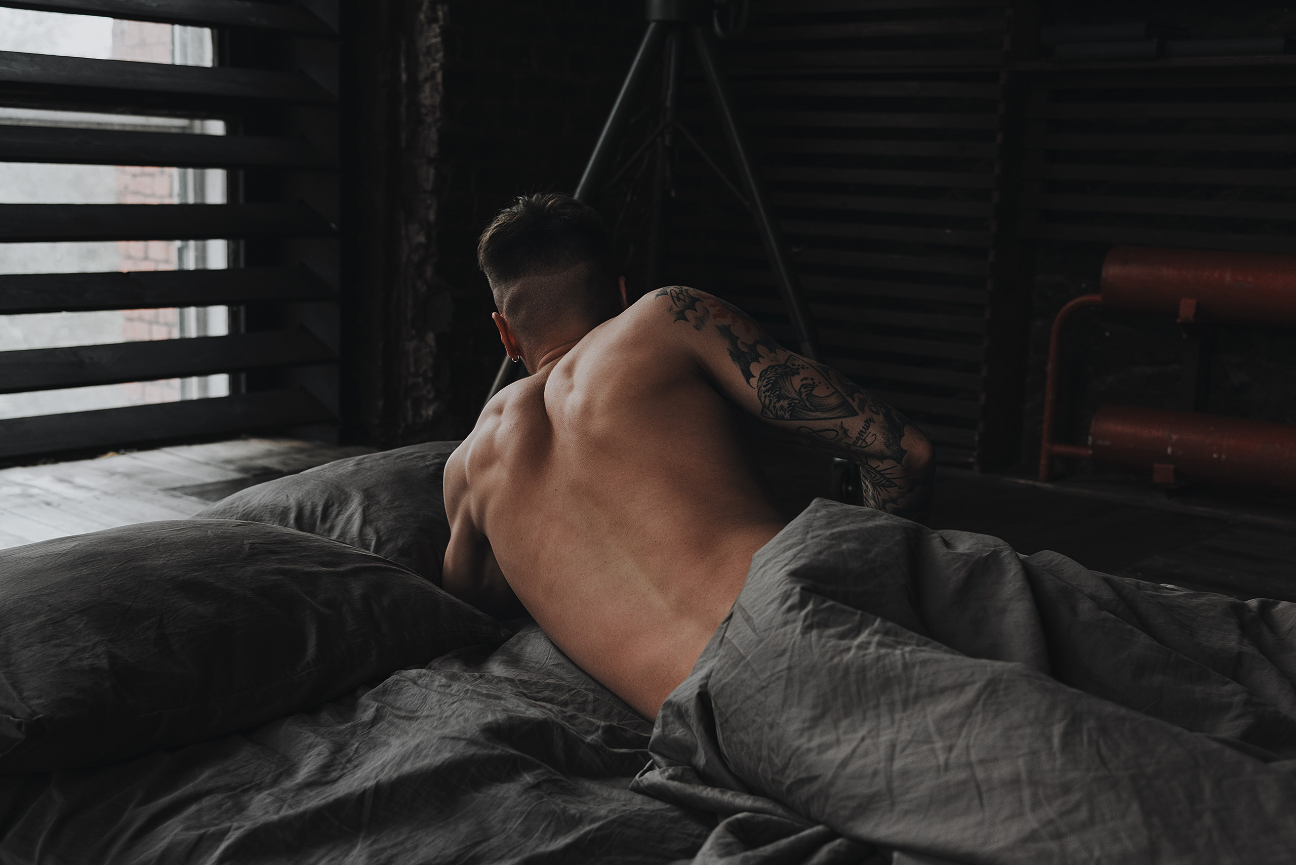 Мужская фотосессия в фотостудии. Свадебный и индивидуальный фотограф Никита Роут | Москва