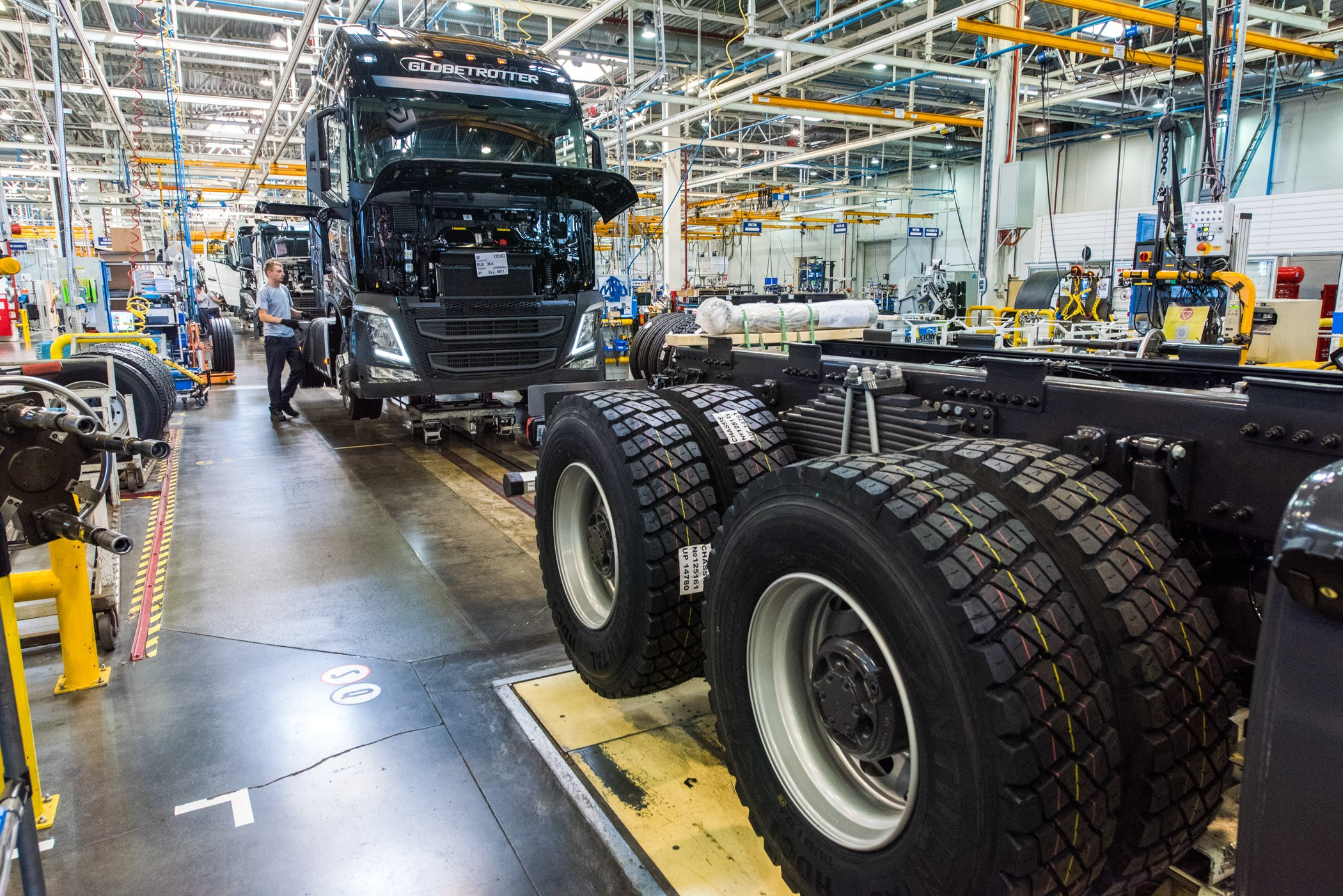 Завод Volvo Trucks в Калуге, 2018 год. Промышленный и репортажный фотограф в Калуге Игорь Малеев