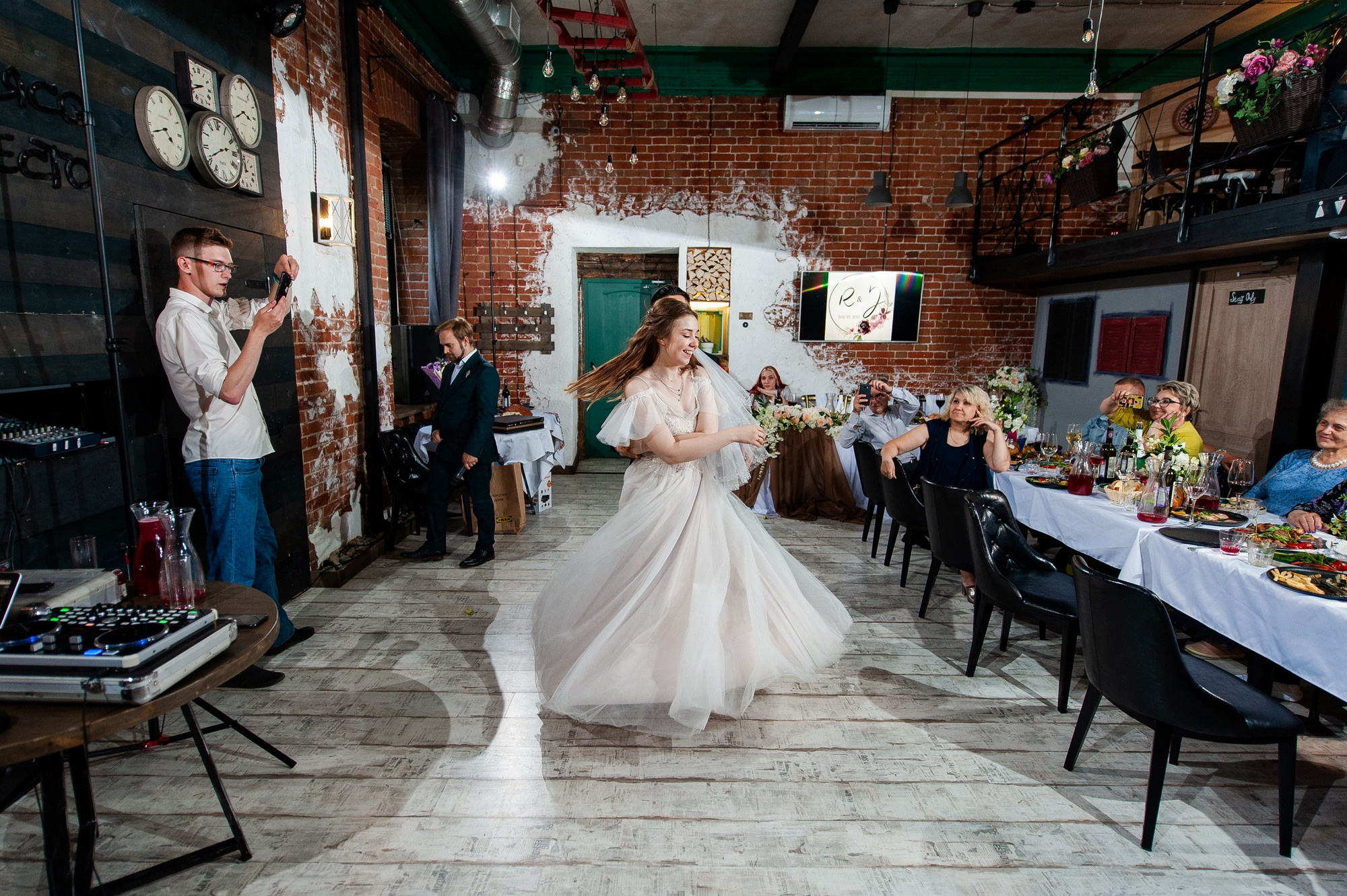 Только банкет. Зато какой. Свадебный и семейный фотограф в Омске Мормулев Михаил