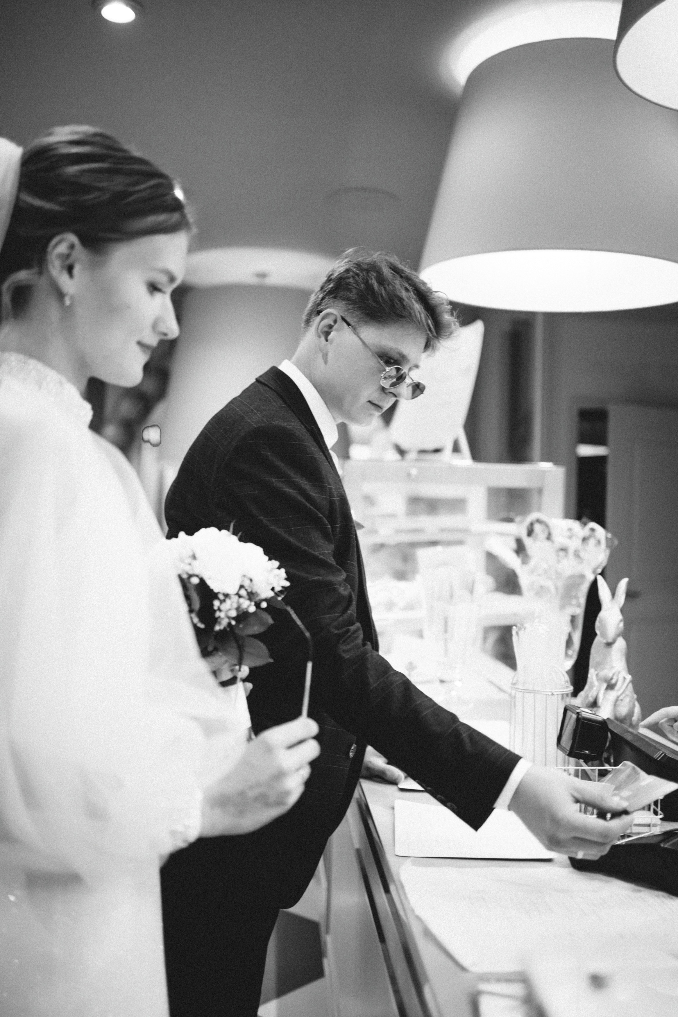 Владислав и Юлия Вечерняя прогулка по городу. Свадебный Фотограф в Иркутске Екатерина Елисеева