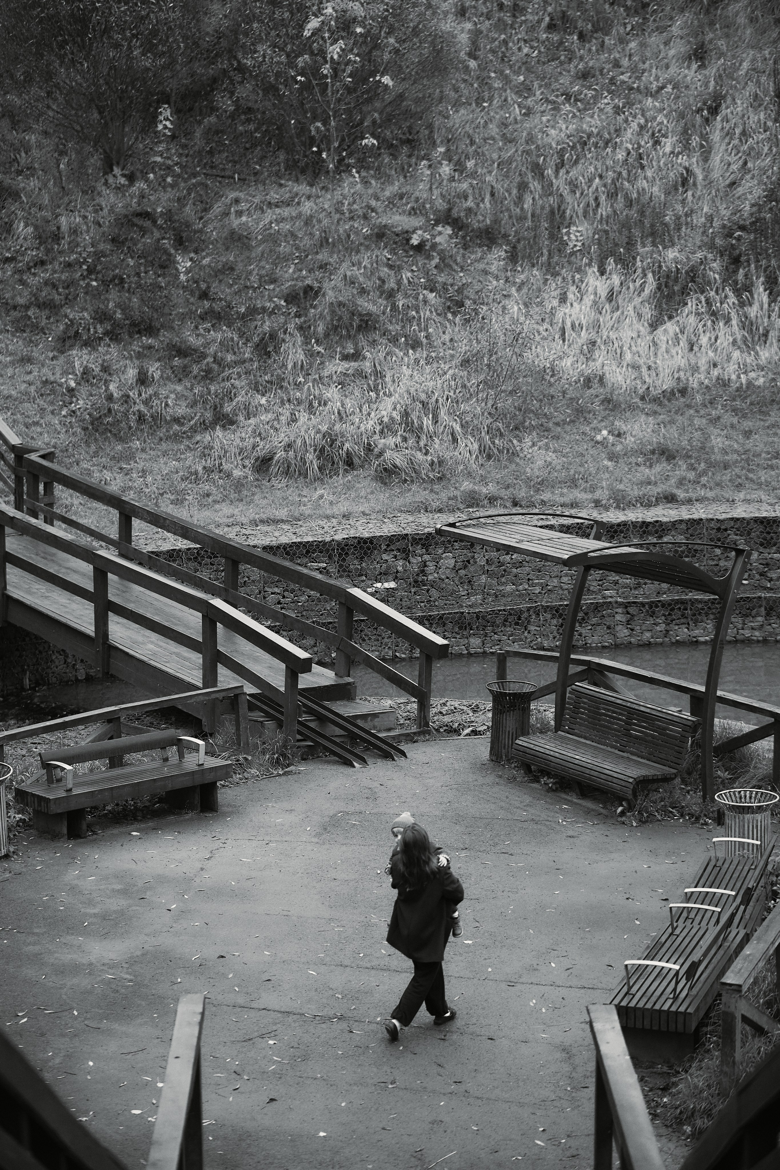 Света и Илюша под дождём. Семейный и свадебный lifestyle-фотограф в Москве Мария Петрова