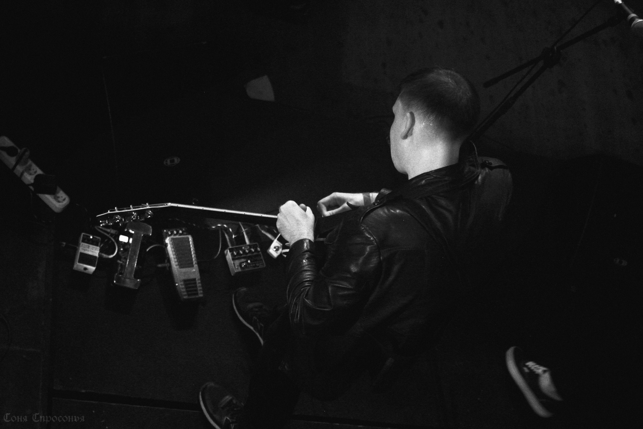 Синестетик 26.08.23. Концертный и портретный фотограф в Москве Соня Спросонья