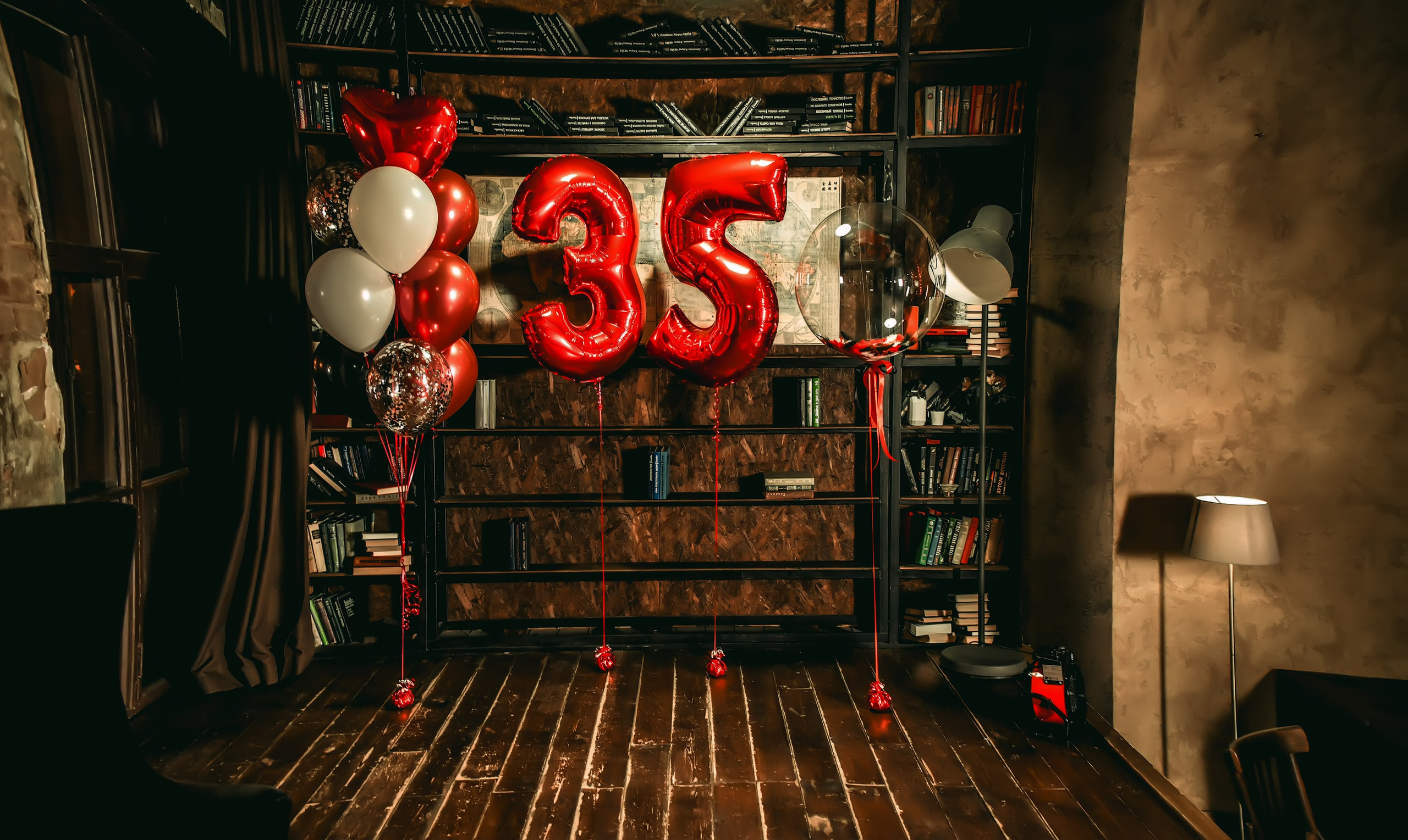 Тематическая вечеринка на юбилей 35 лет. Свадебный, семейный, детский, контент фотограф в Омске Максим Ильин