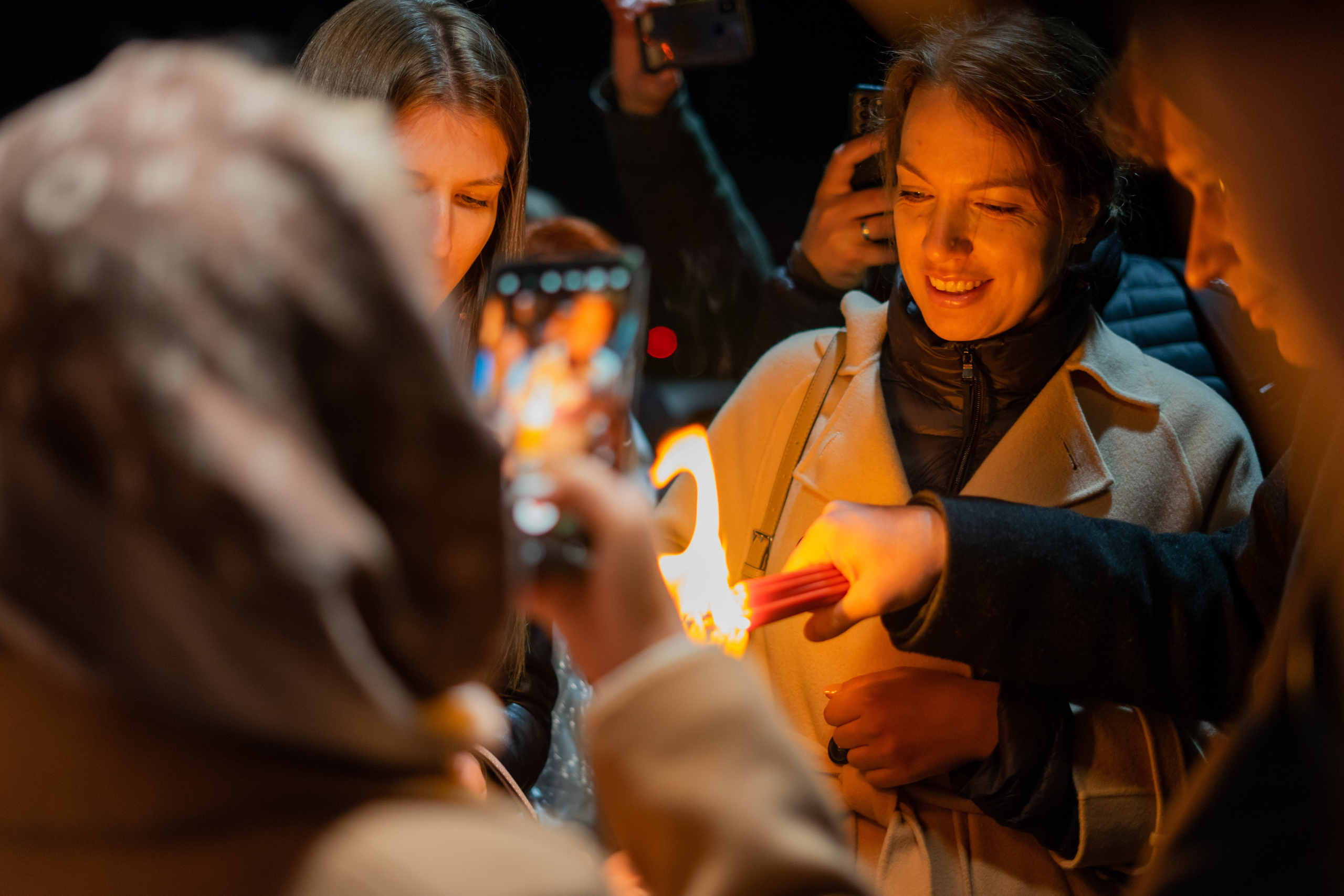 Передача благодатного огня. ДМИТРИЙ ХОРУНЖИЙ — репортажный фотограф, видеограф СПБ