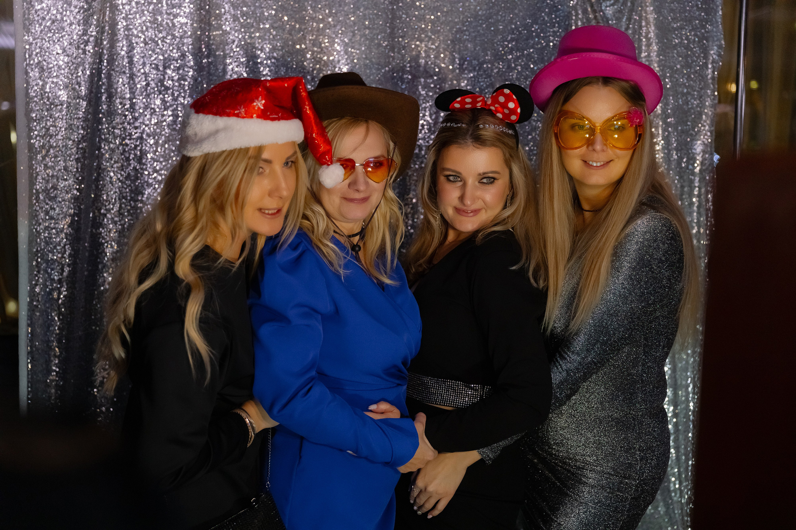 Корпоративная новогодняя фотосъемка для BELARUSBANK в Ресторане «Урарту». Свадебный фотограф в Минске/Беларуси Сергей Спиридонов