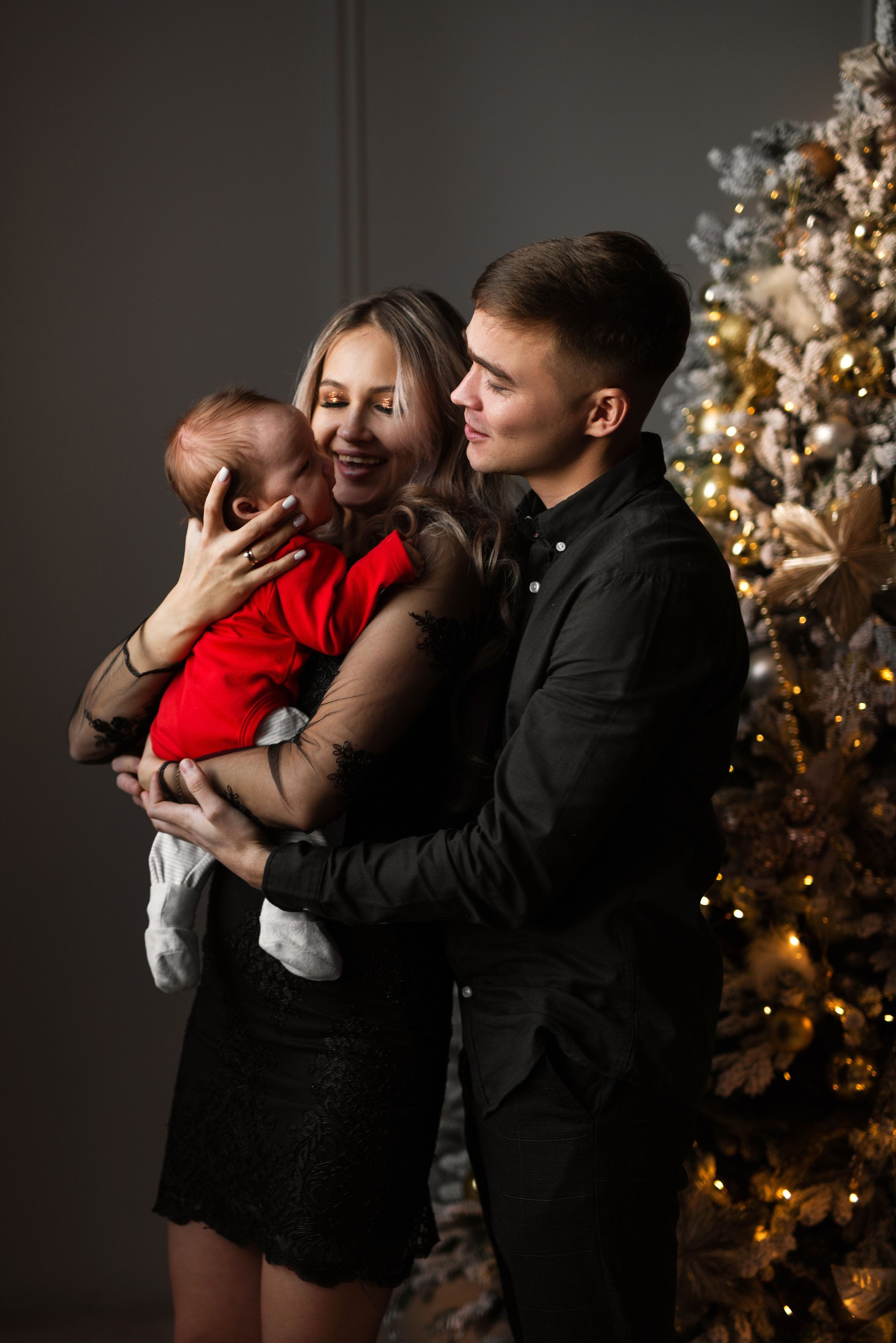 Новогодний анонс 2023 для семейной и индивидуальной фотосессии. Студийный фотограф в Йошкар-Оле