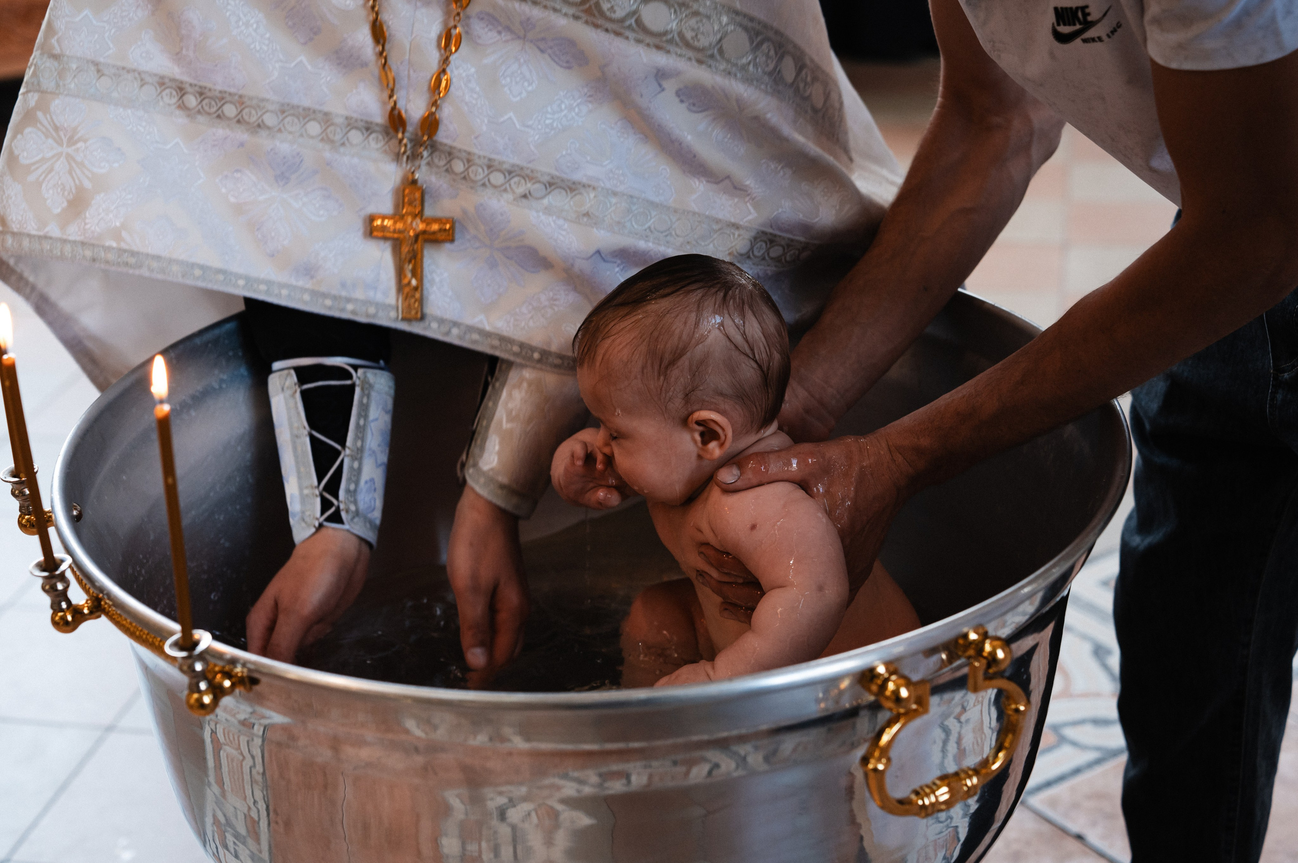 Таинство Крещения Дарьи (Храм Преполовения Пятидесятницы). Фотограф Ярута Оксана / Ростов-на-Дону