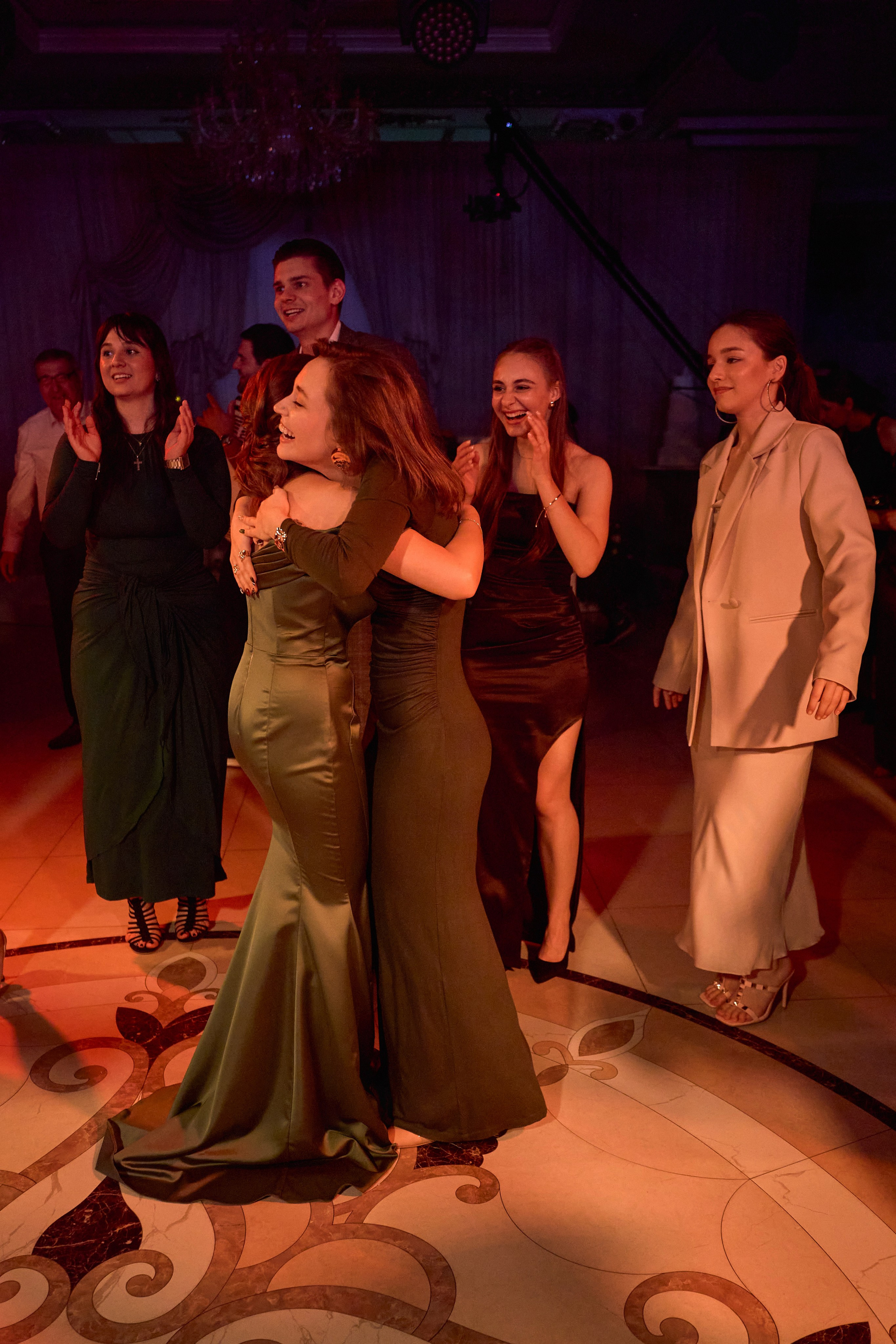 Красивое и чувственное сватовство Рафаэля & Алины в GOLDEN PALACE от ТВИНС СТУДИО. ТВИНС СТУДИО — лучшие свадебные фотографы и видеографы в Краснодаре