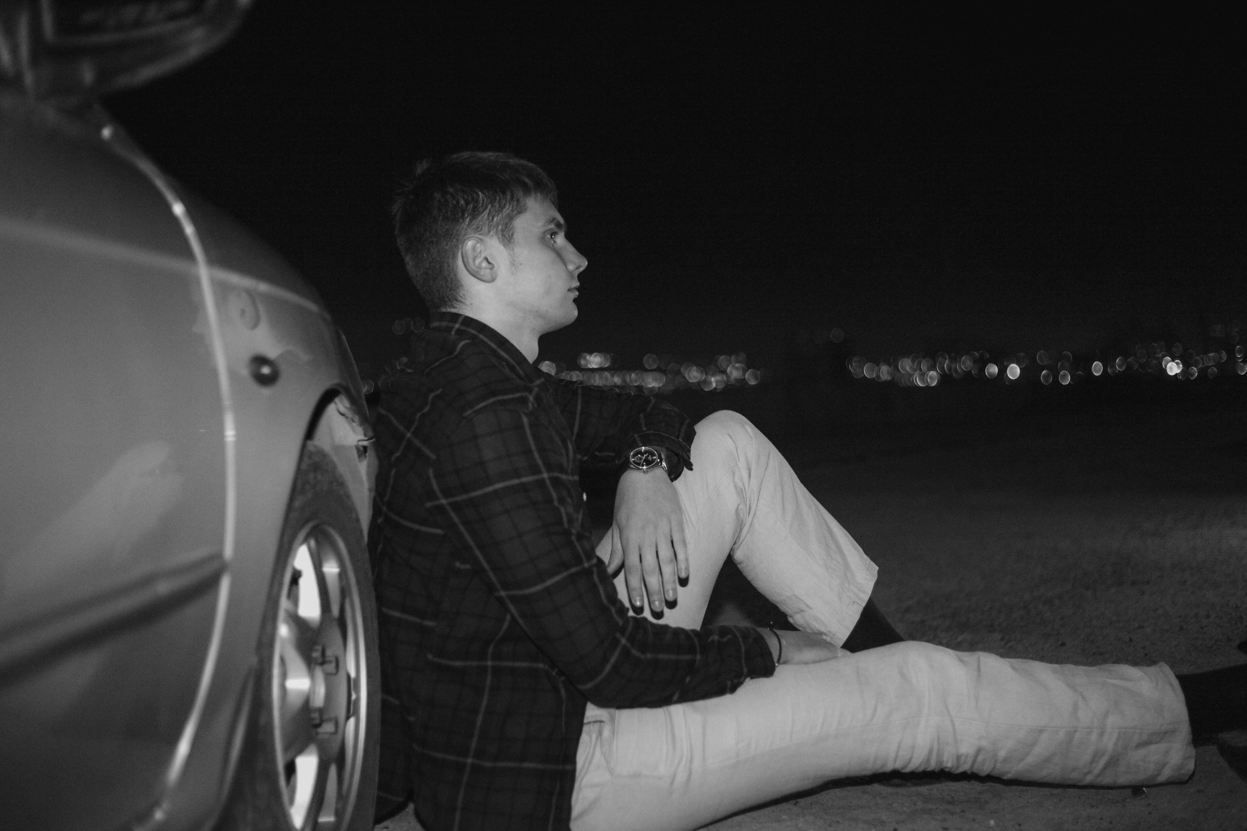 «Затянутая тишина: воспоминания прошлой жизни». Уличный фотограф Города N