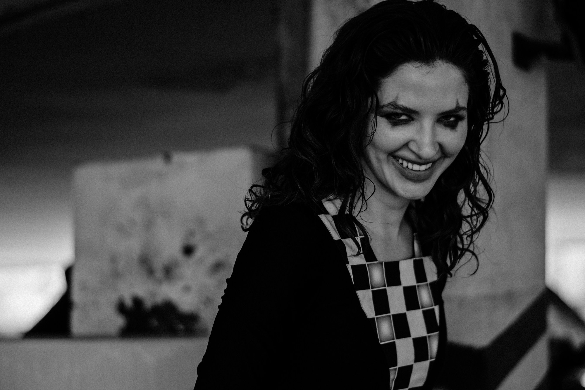 Минимализм и бетон, индустриальная локация в центре Тюмени, уличная фотография