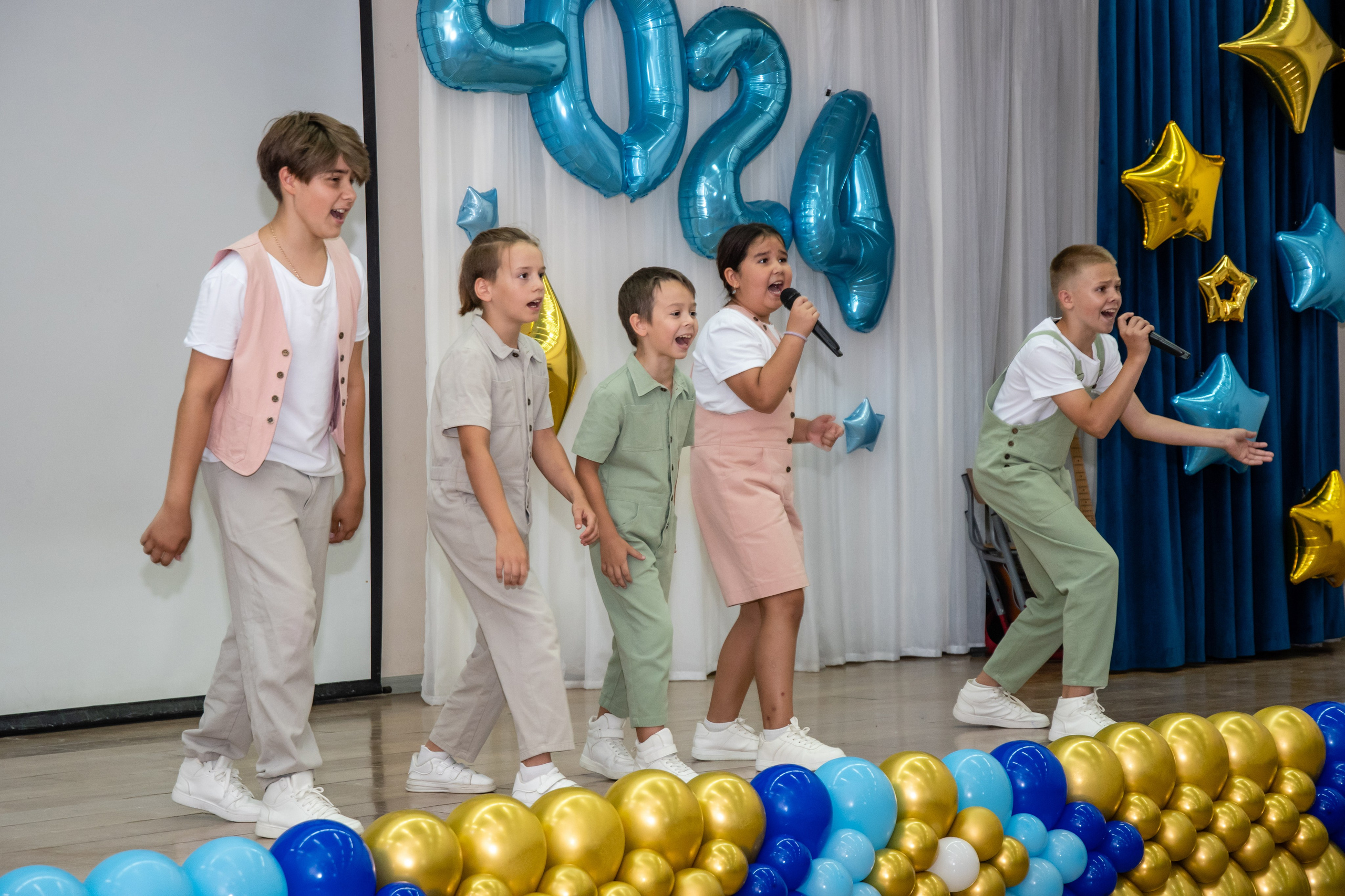 Школа № 98 9 класс вручение аттестатов. Вячеслав Скрипник Фотограф Краснодар