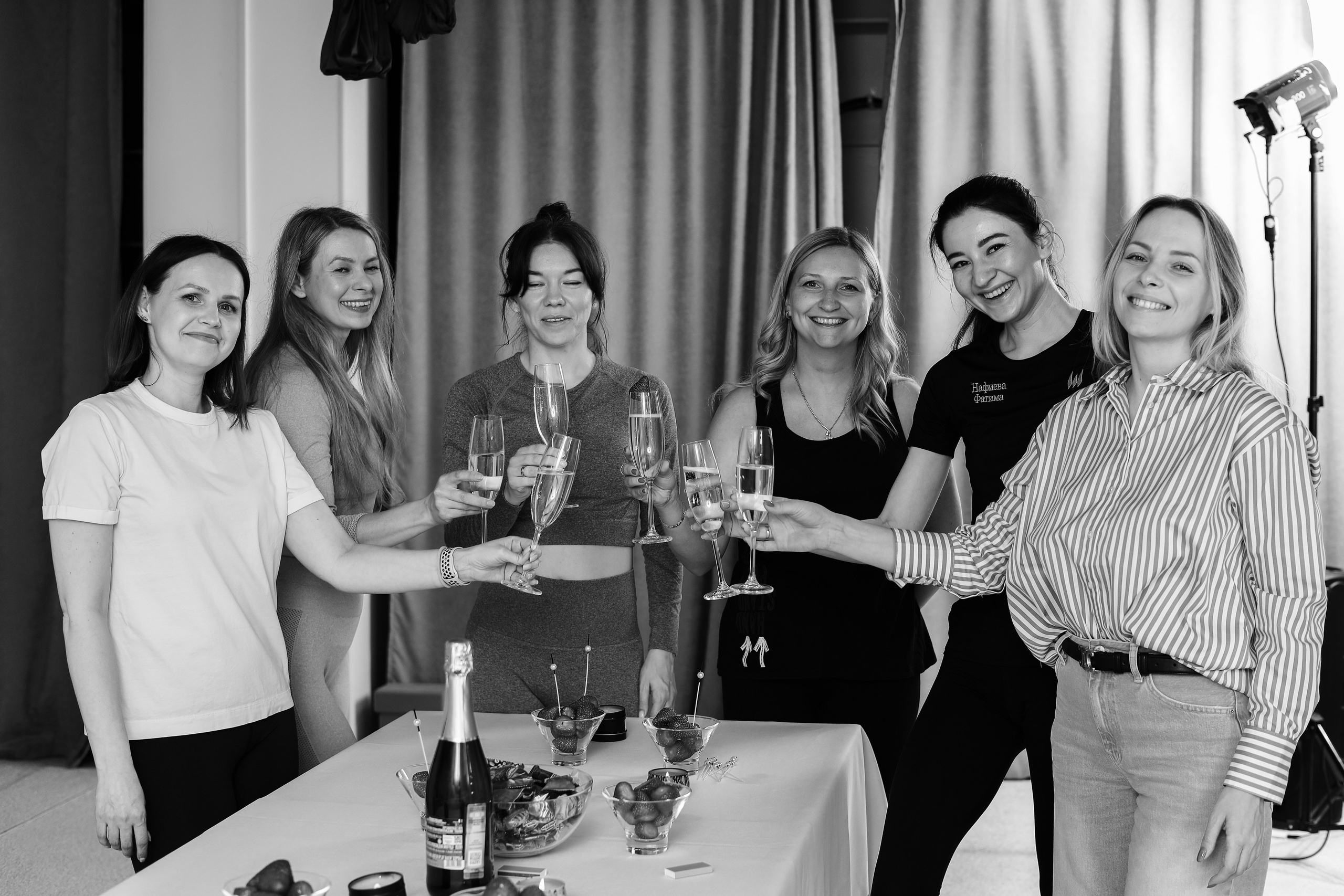 Арт-терапия + аэройога. Фотограф Надршина Лилия