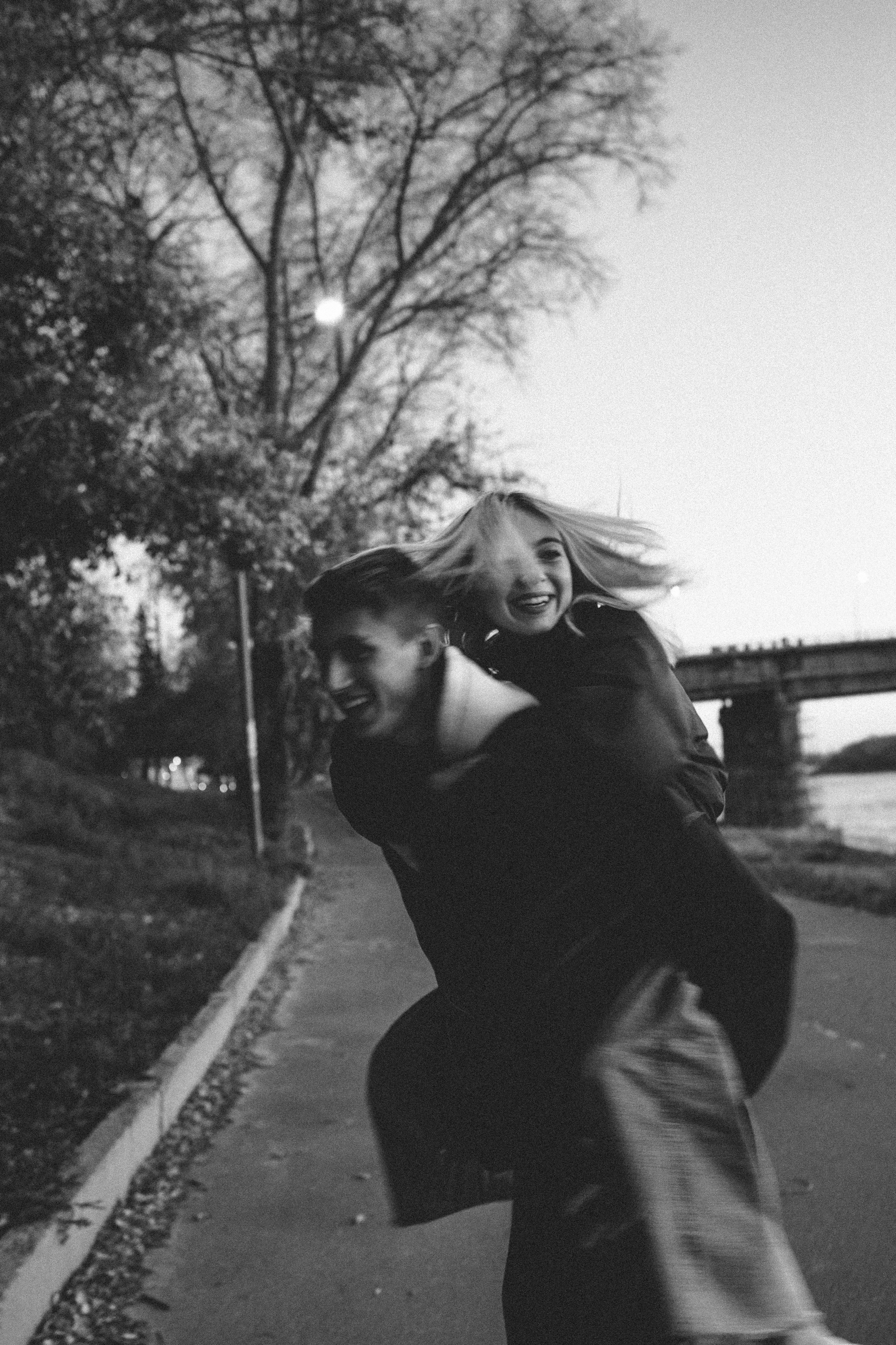 Прогулки по ночному городу. Lifestyle семейный и детский фотограф в Омске Иванова Екатерина