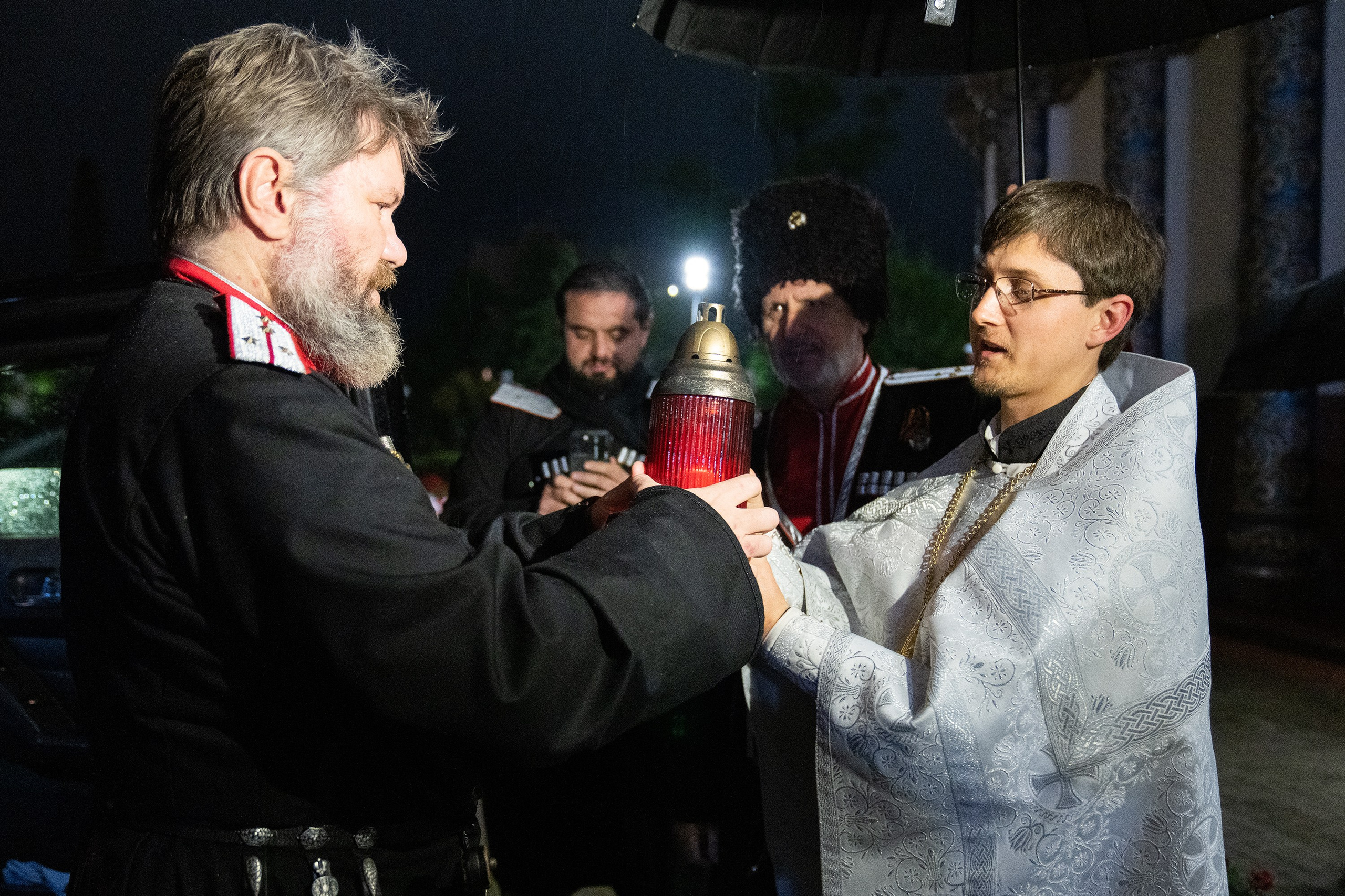 Репортажный фотограф в Сочи — профессиональная съёмка событий и мероприятий. Профессиональная фотосъемка в Сочи: репортаж, предметная, ювелирная фотосъемка, недвижимость, фуд-фотография. Фотограф Александр Афанасьев