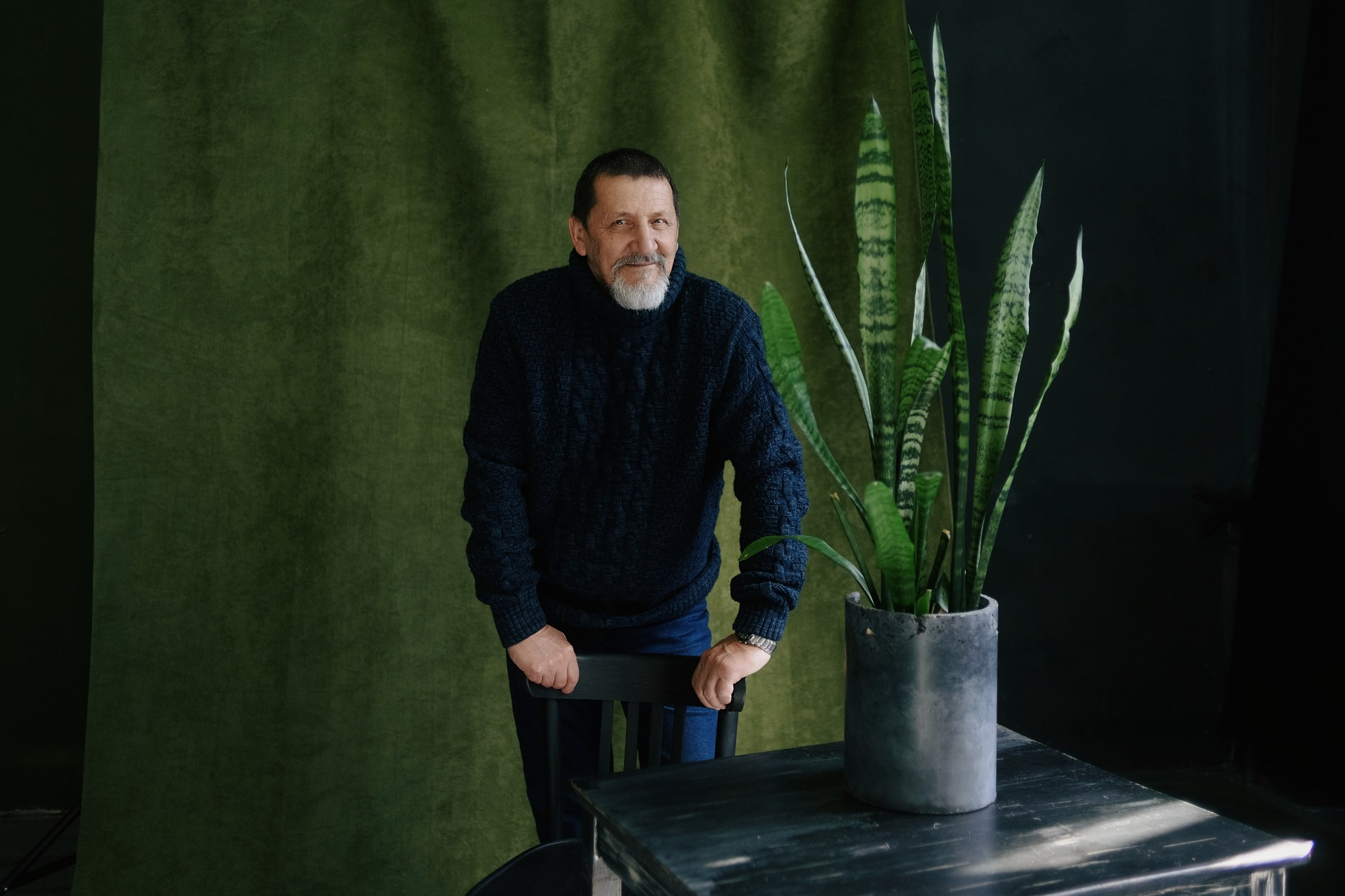 Фотосессия для папы в подарок: Мужской портрет в студии Тюмень. Портретный фотограф Тюмень Дарья Мустафина