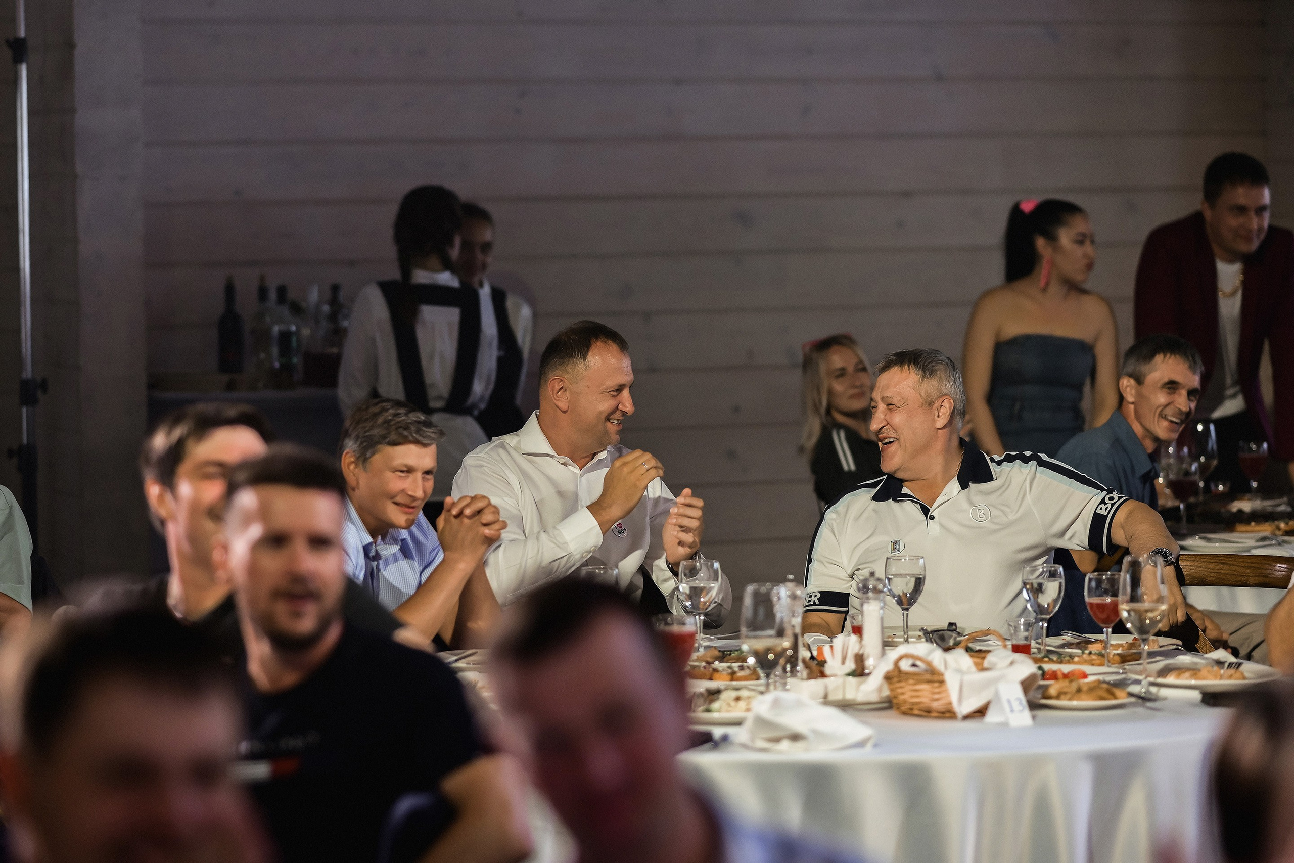 📸 Фоторепортажи с корпоративов и юбилеев в Красноярске | Примеры работ. 📸 Свадебный и семейный фотограф в Красноярске Тихомиров Евгений | 17 лет опыта | 800+ свадеб