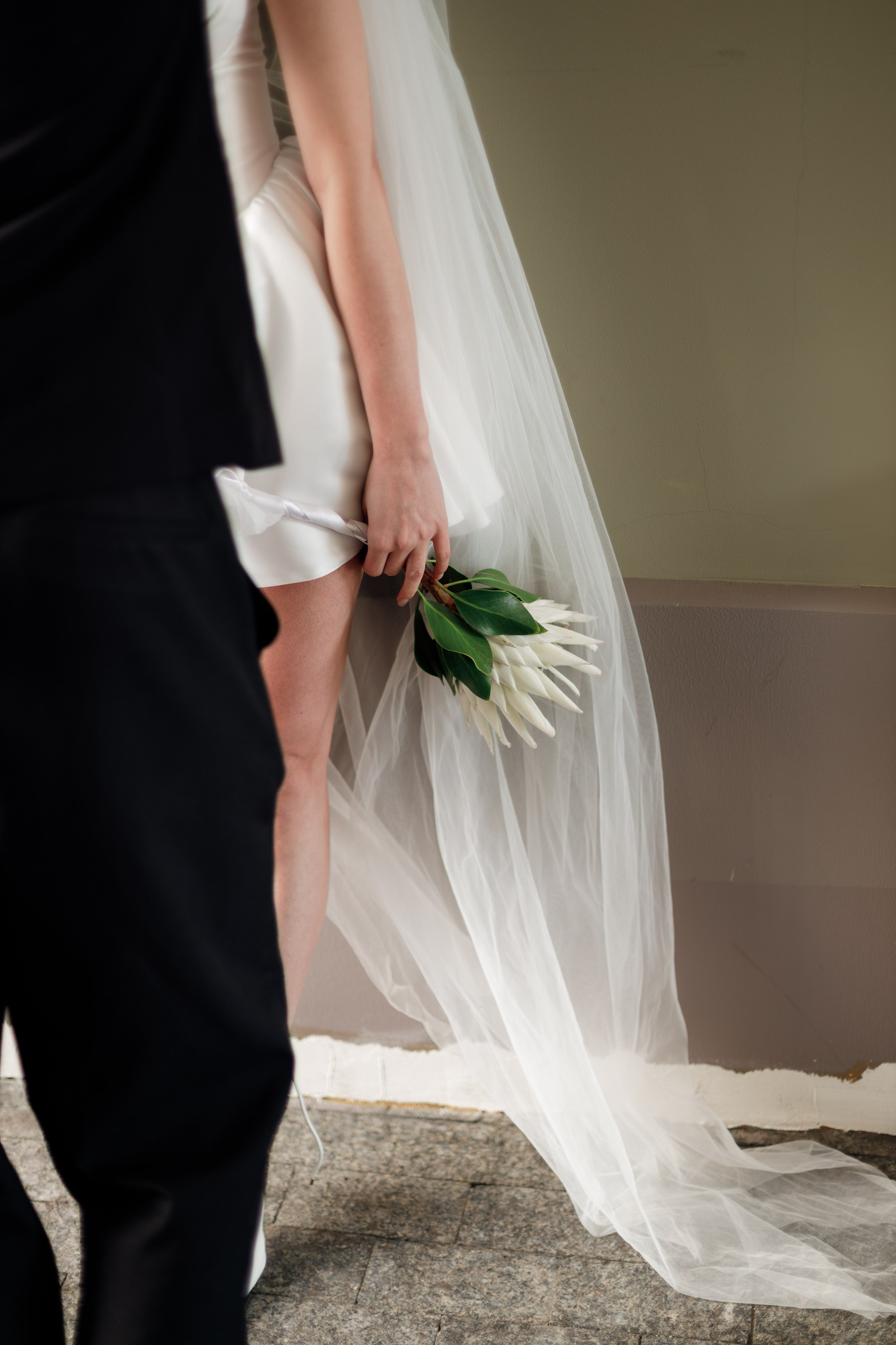 Свадебная фотосессия с автомобилем в центре Москвы, фотограф свадьбам Москва