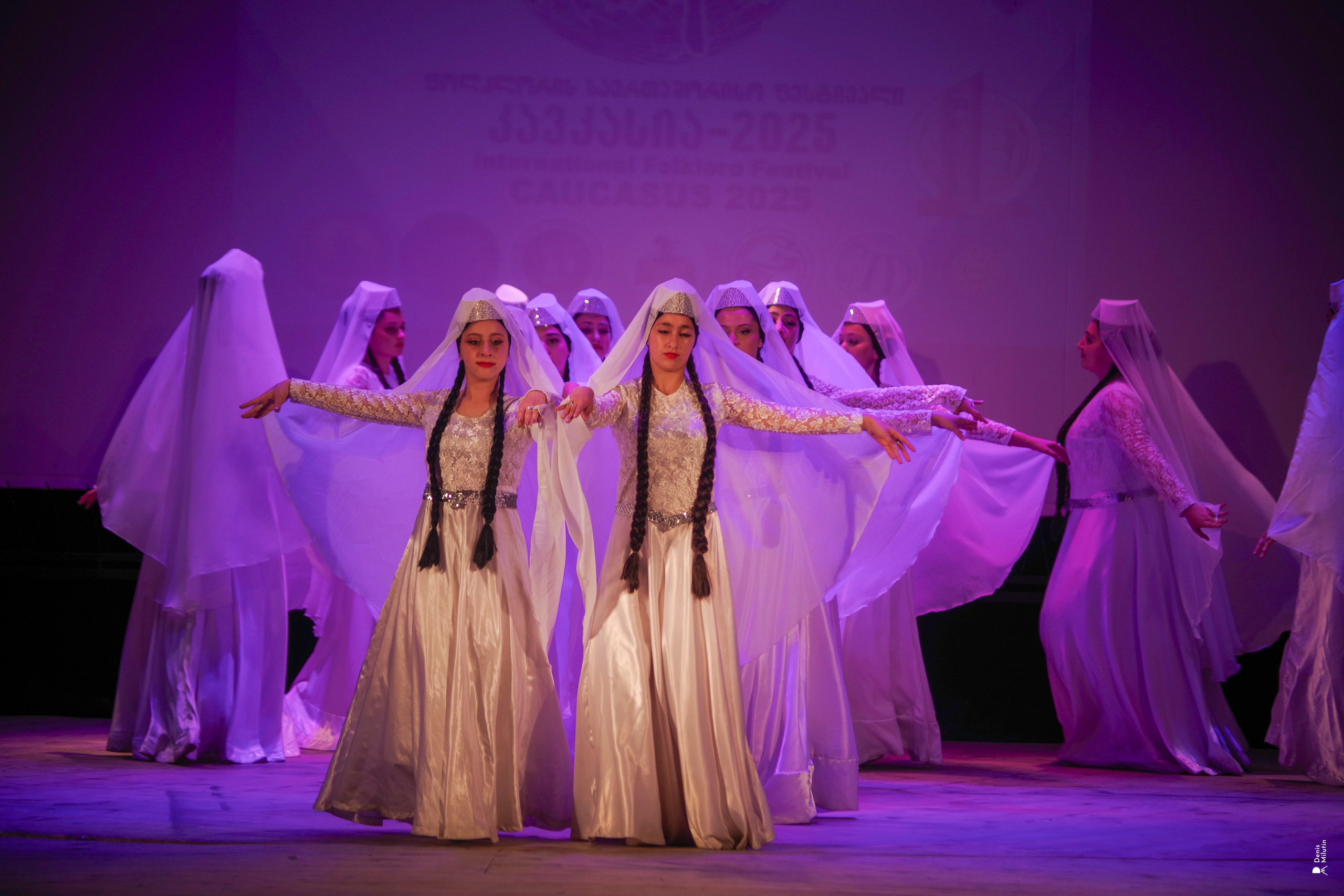 Танцы в прекрасном Они. Портретный фотограф Денис Милютин