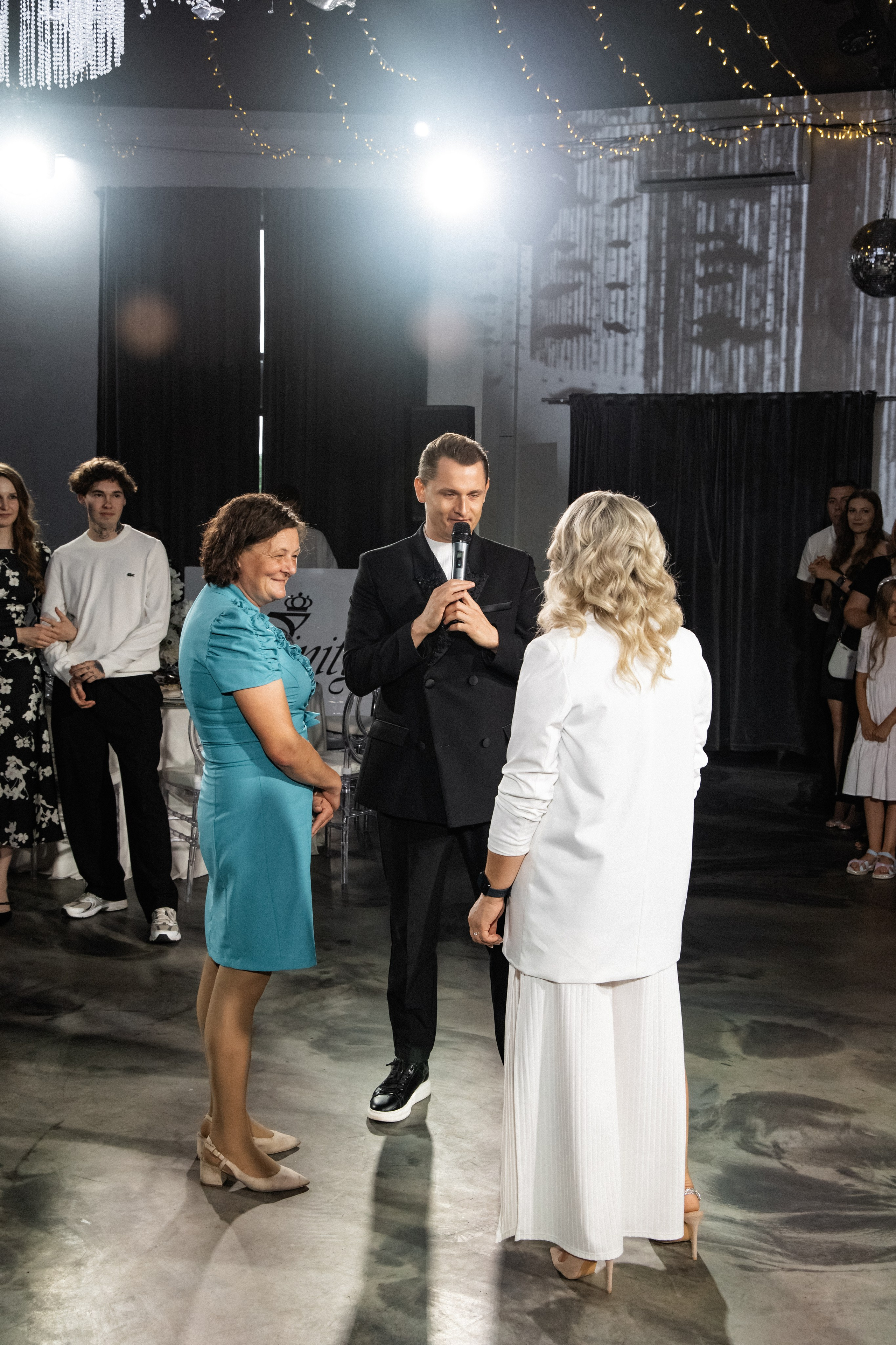 Данил и Любовь, мои фото с этого праздника. я был гость). Свадебный и семейный фотограф в г. Волхов Алексей Кочерыжкин