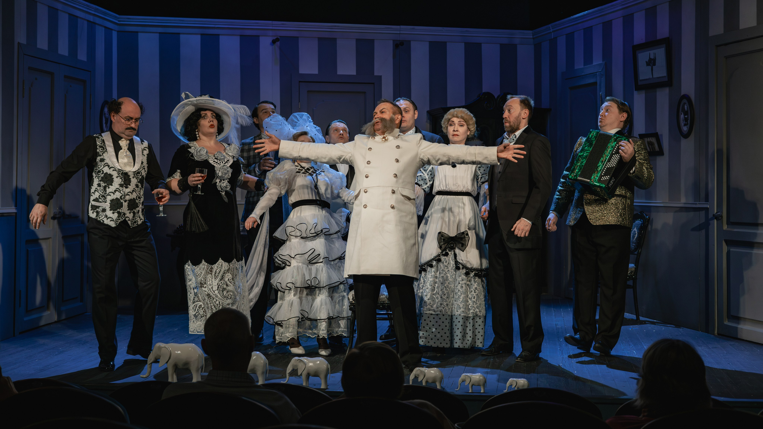 Театр Юного Зрителя «Две свадьбы». Фотограф Марк Файзулин