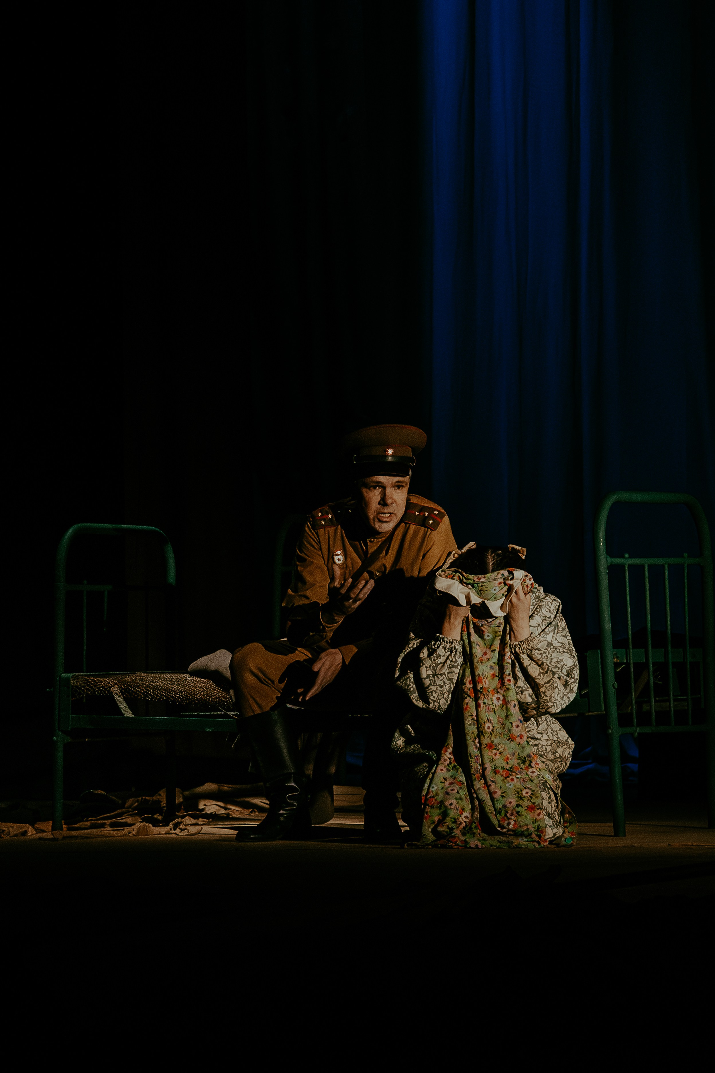 Театр Юного Зрителя " Не покидай меня». Фотограф Марк Файзулин