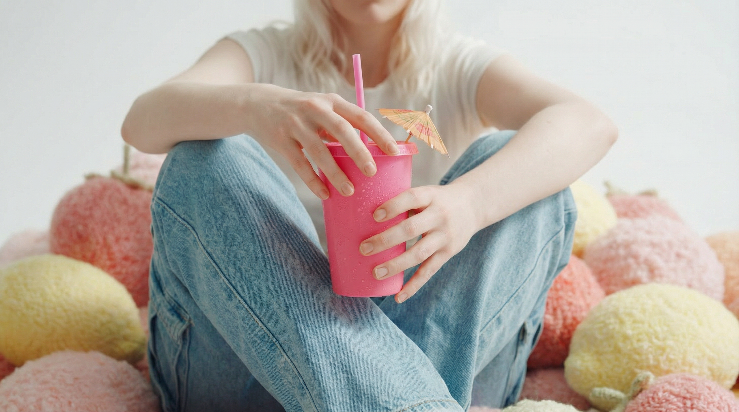 Концепт SELA. Анна Карчмит — AI-художник. Эдиториал, нейрофотосессия и контент для fashion и beauty брендов