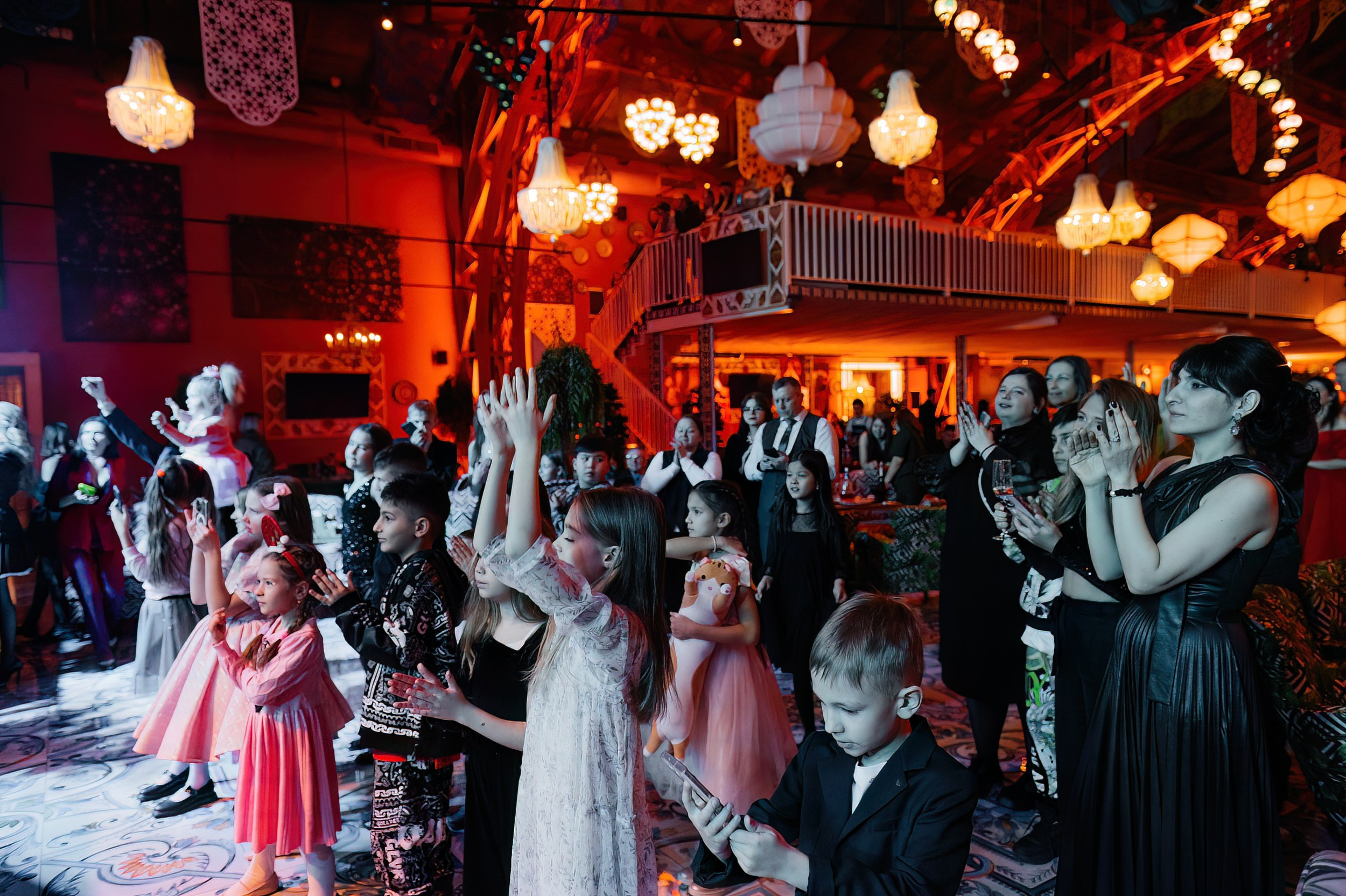 Новогодняя ночь 2024 в ресторане Чайхона ВО. Коммерческий фотограф в Санкт-Петербурге Анна Кобзарь