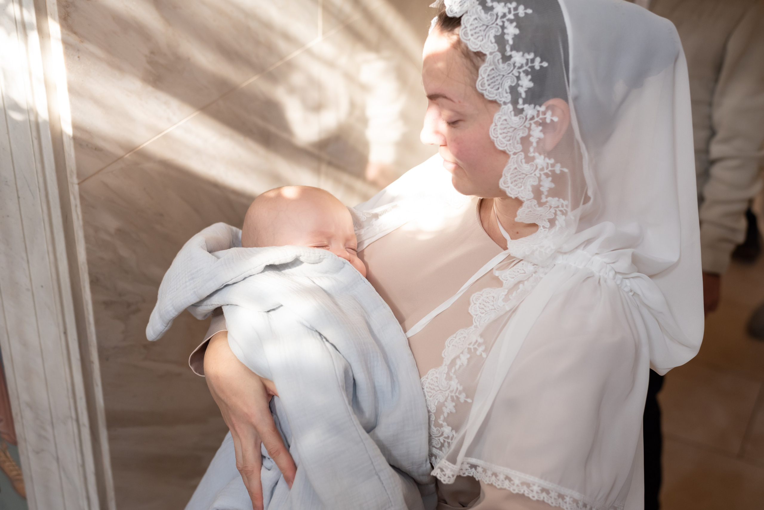 Фотосессия таинство крещения Екатеринбург и Свердловская область. Фотограф новорожденных в Екатеринбурге Анастасия Карманова