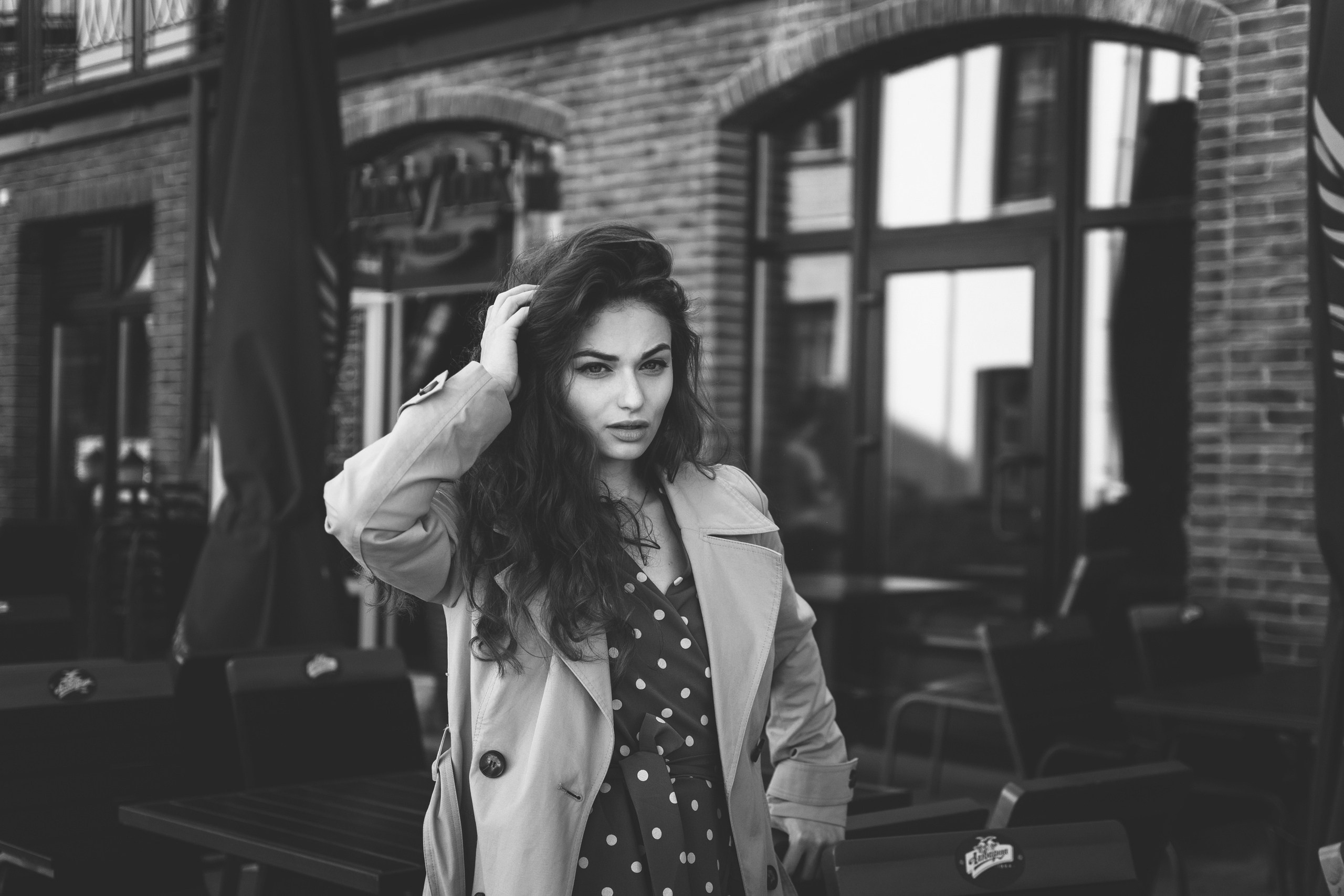 Черно-белая классика женского портета. Компания и фотошкола по созданию контента в Москве