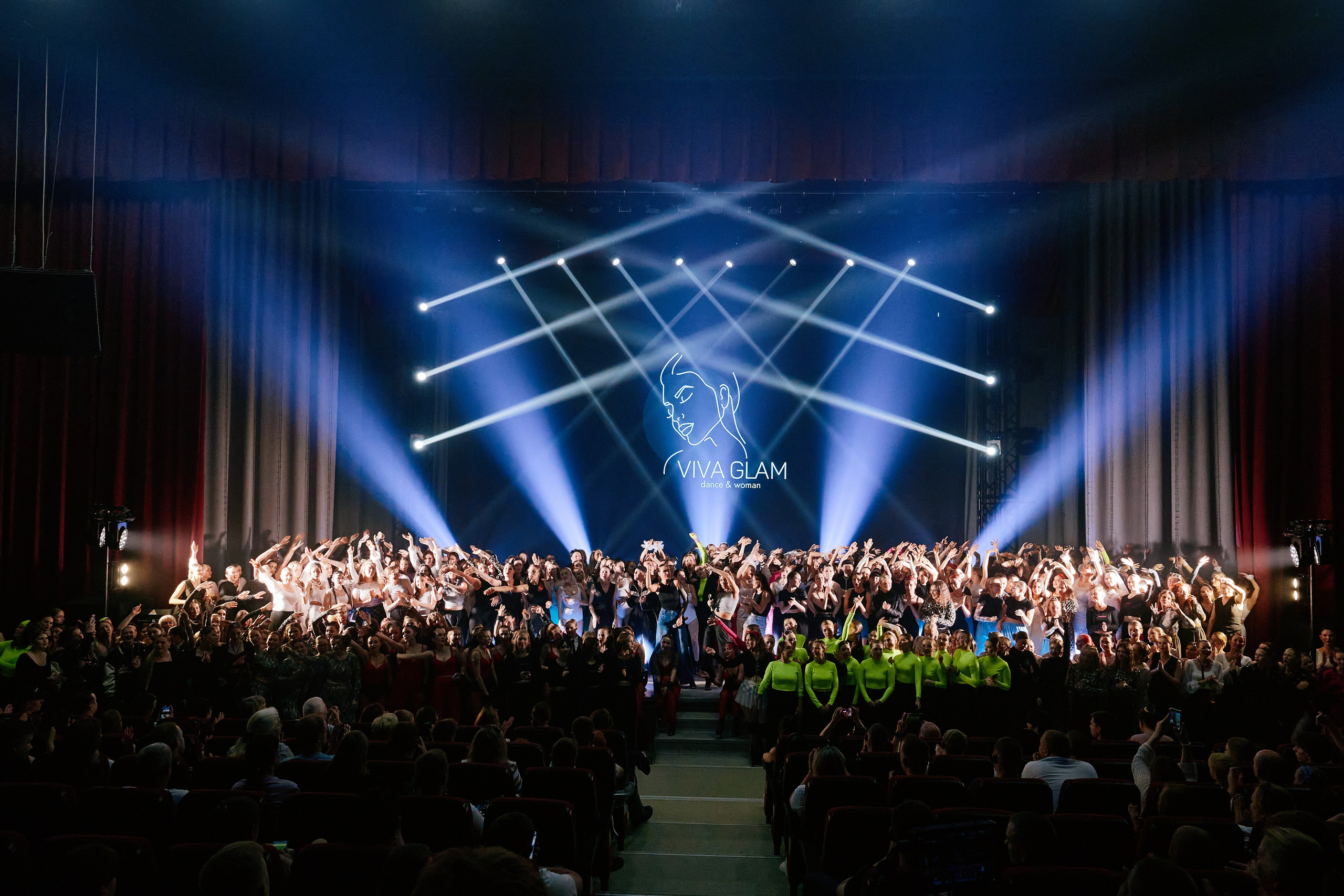 VIVA GLAM Отчетный концерт. Фотограф и видеограф в Кургане Леонид Корнильев