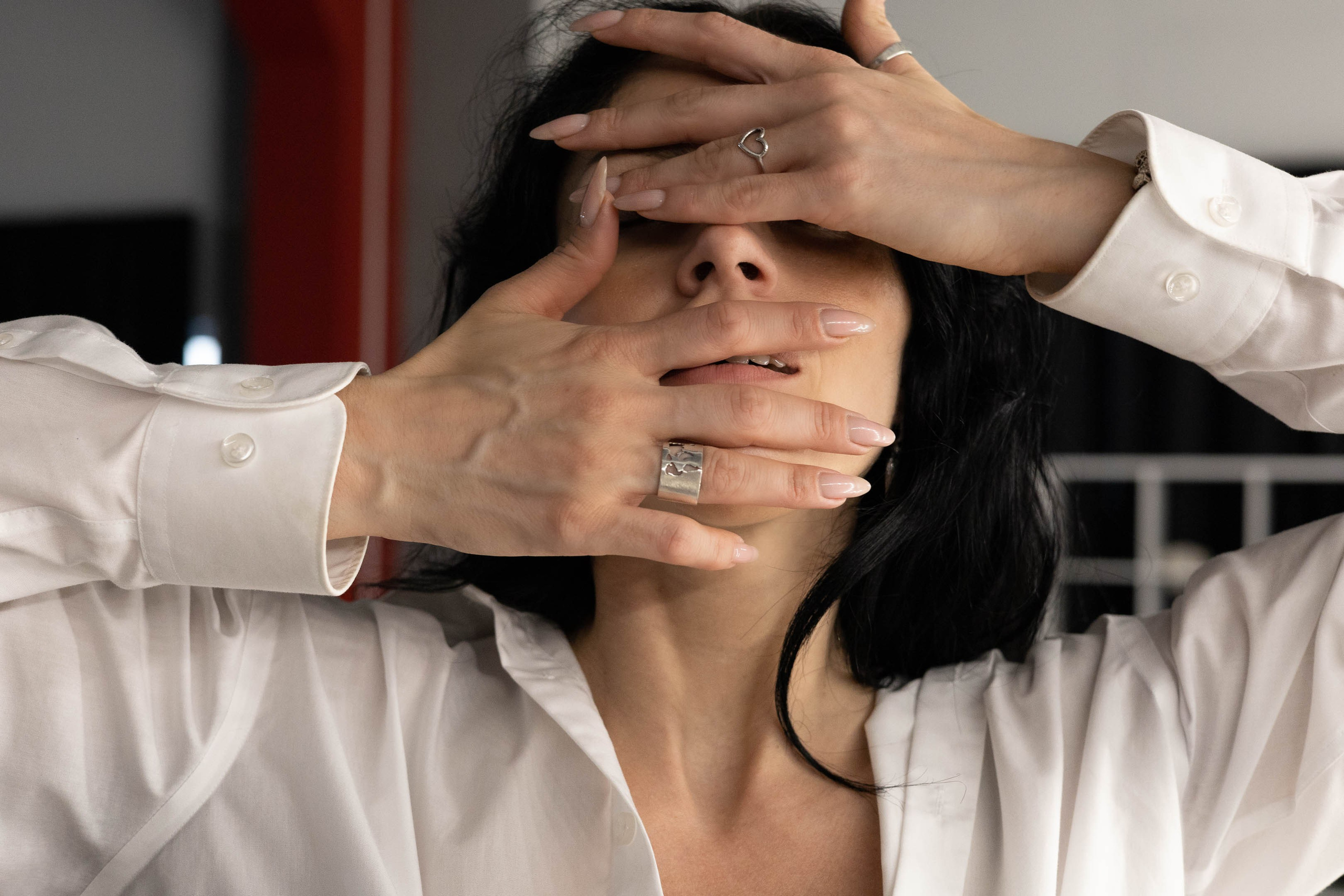 Behind. ITMAG.ME | Visual Art