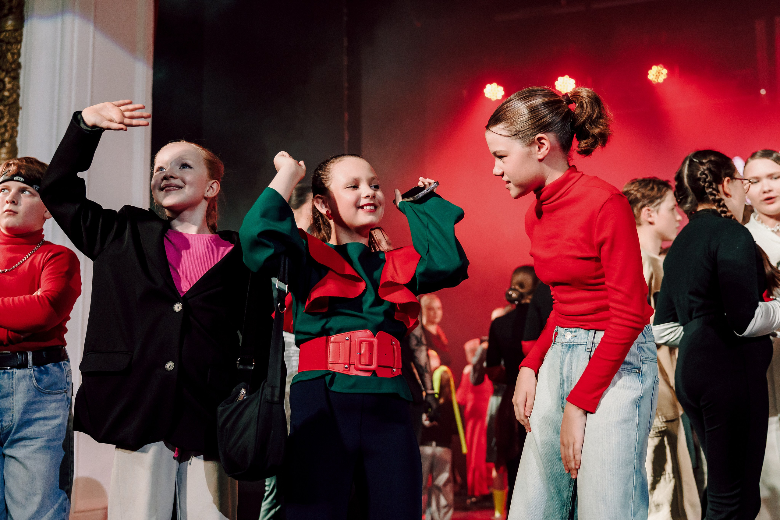 Отчётный концерт танцевальной школы «Red Rabbits» 2025. Лёшка Варзегов — фотограф