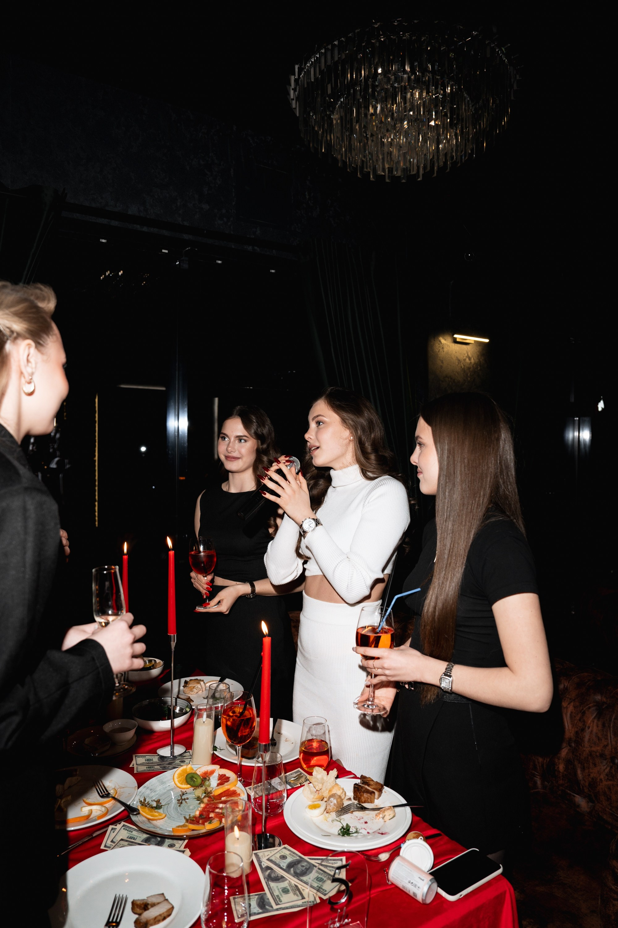 18 ЛЕТ. Женский портрет