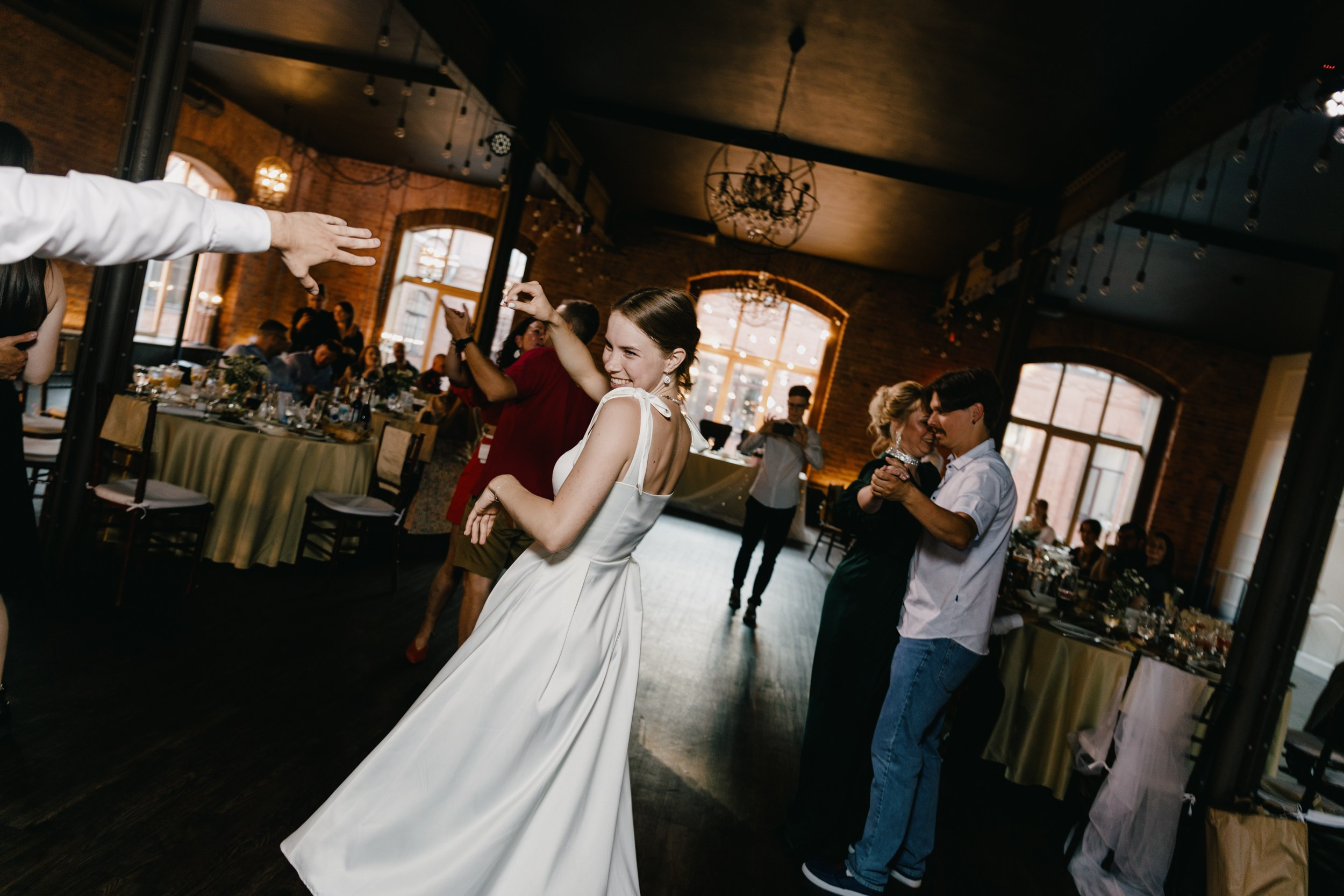 Свадьба Константина и Марии|Банкетный зал «Весенний». Фотограф Илья Чернов