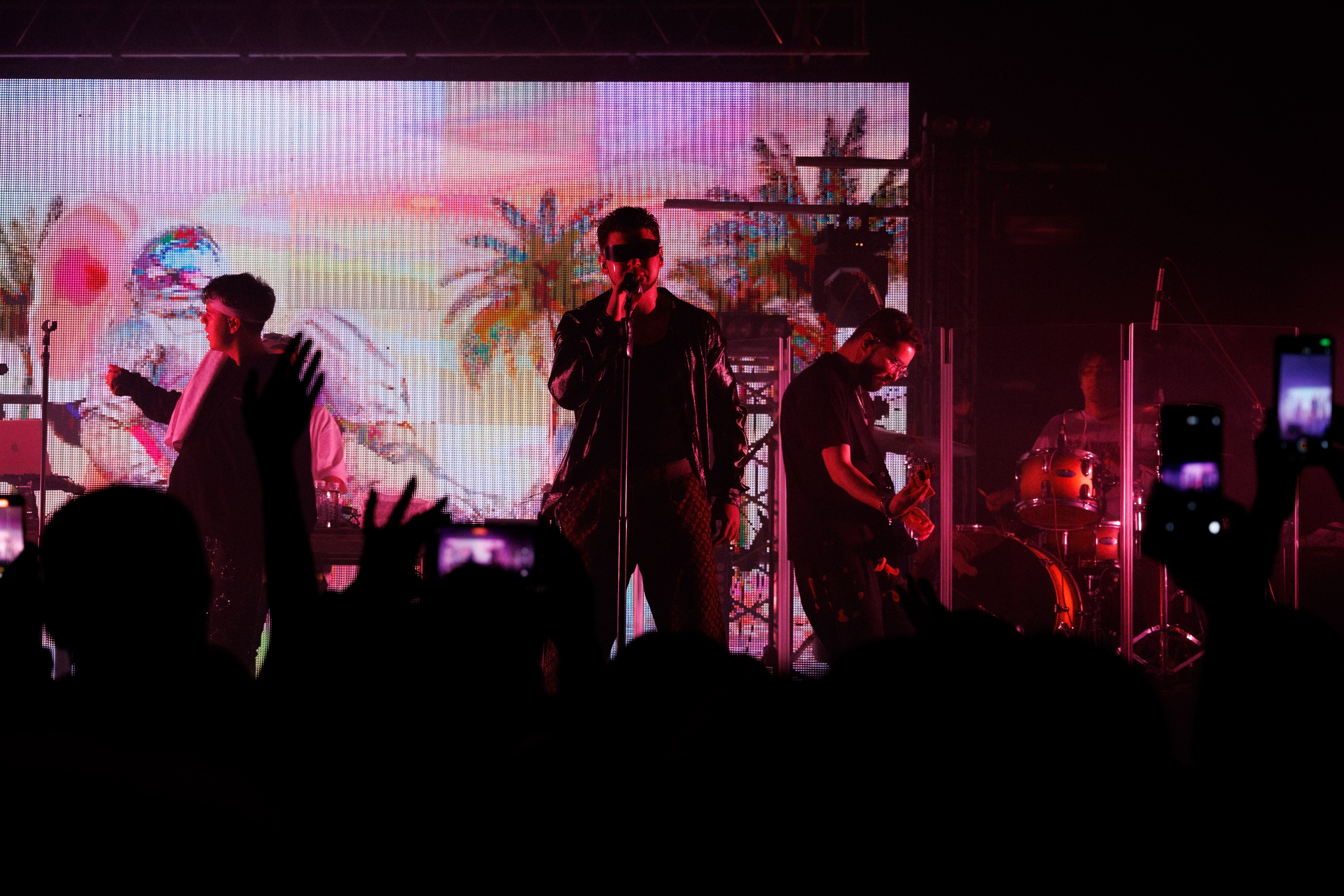 Фотоотчёт и репортаж с концерта группы GAYAZOV$ BROTHER$. Красильников Евгений — профессиональный фотограф в Ростове-на-Дону