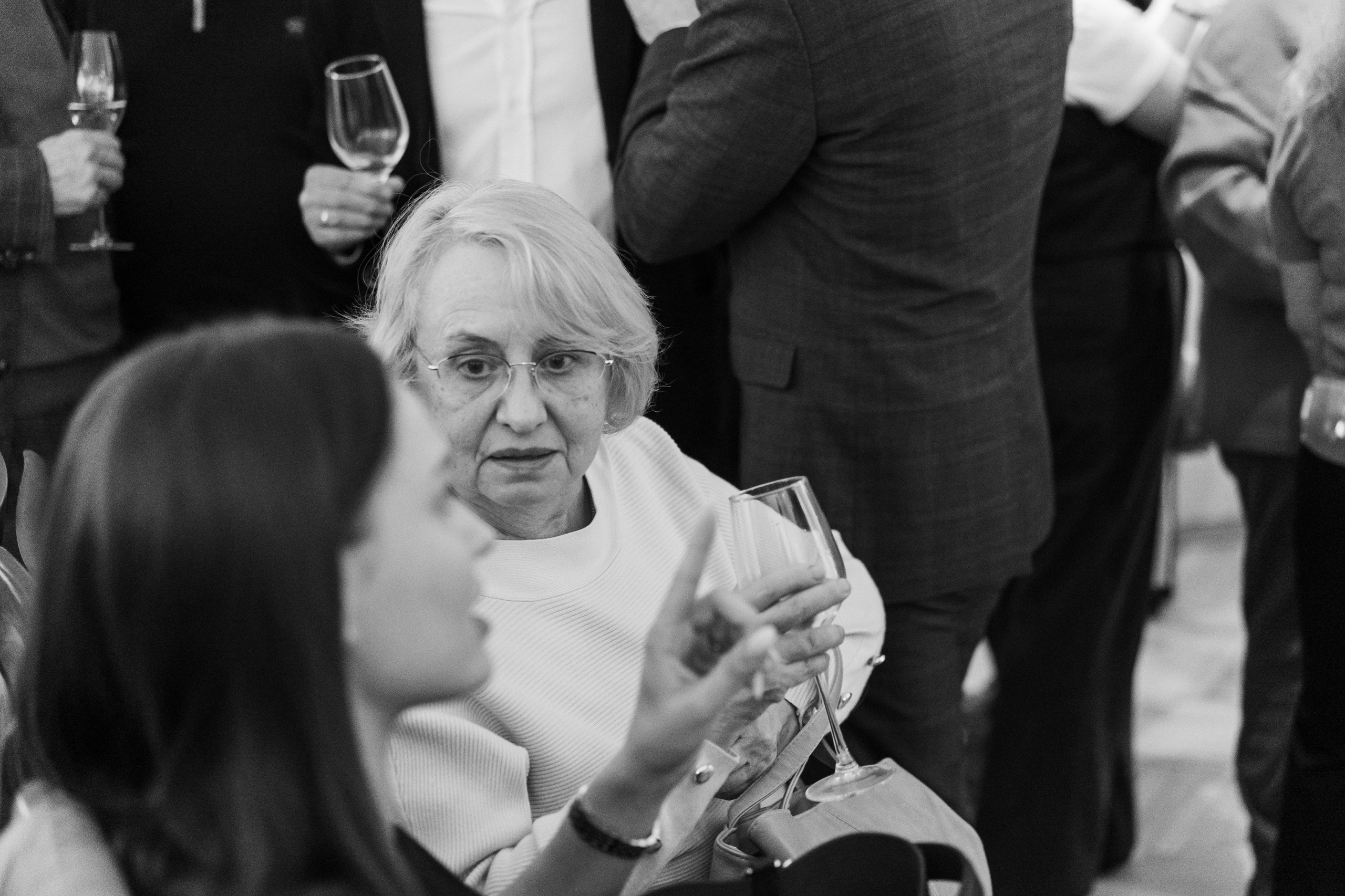 Съёмка открытия вытсавки художника Ильи Даньшина. Лиза Фирстова — самый добрый фотограф