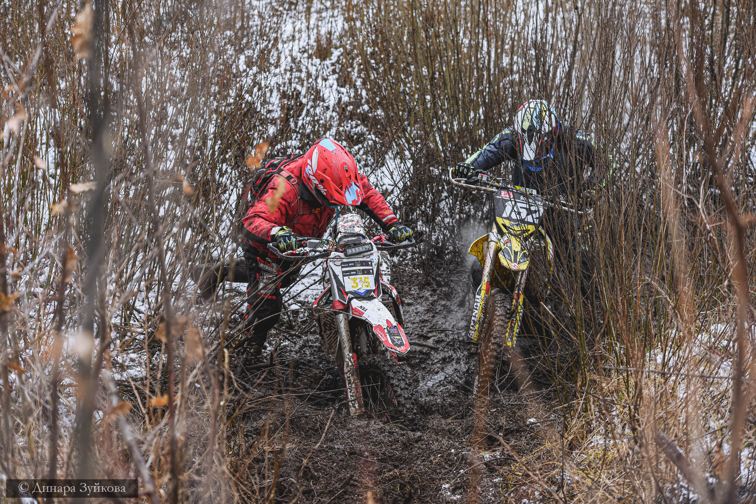 «На местности». Мотофотограф в Нижнем Новгороде Динара Зуйкова