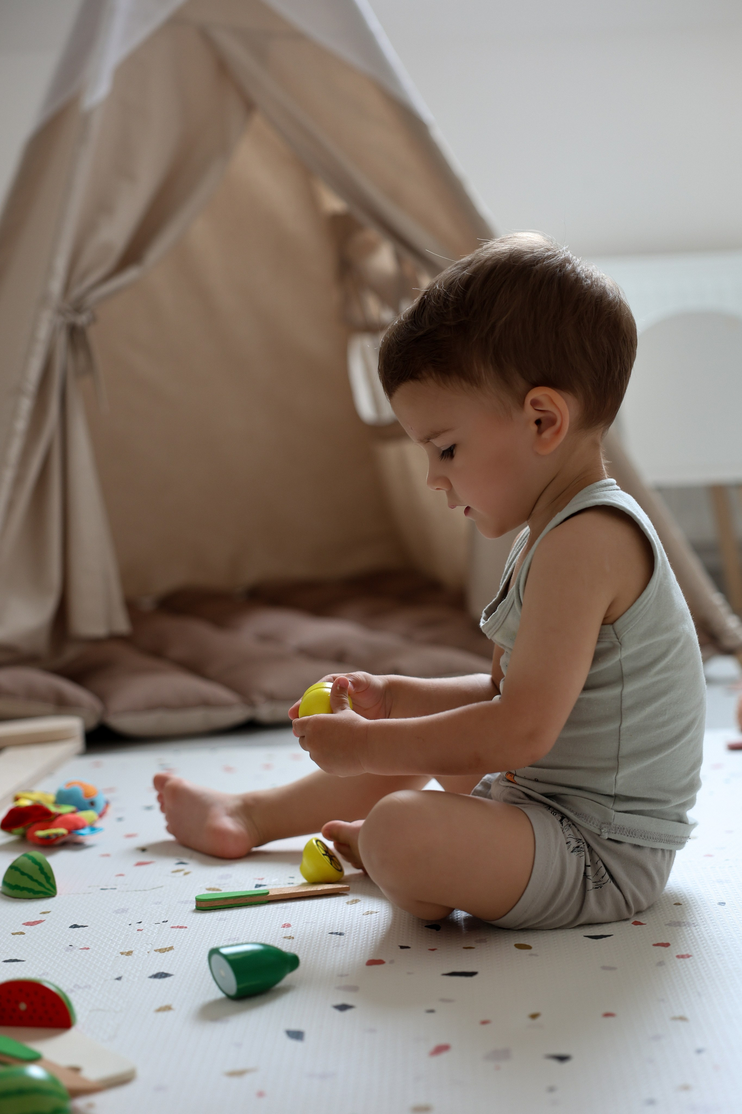 Катя и Платон играют. Ваш семейный newborn и lifestyle фотограф в СПБ Наталья Журавлева