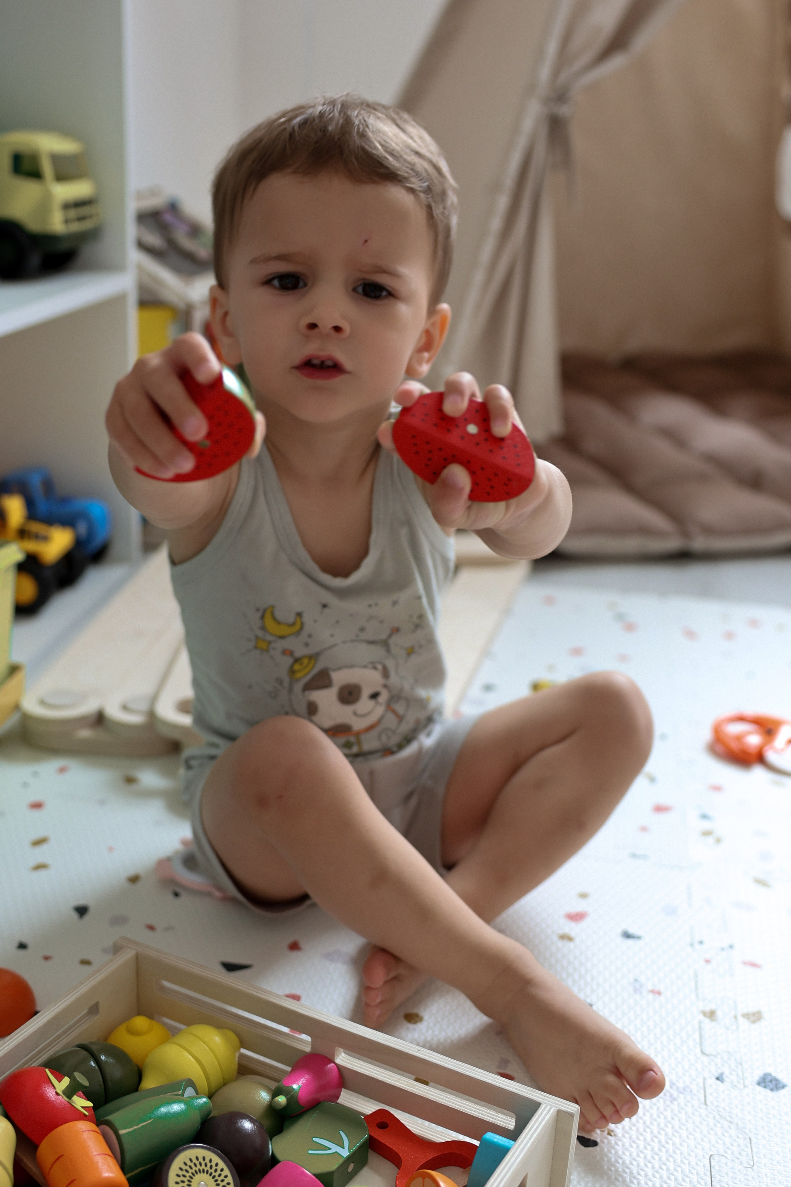 Катя и Платон играют. Ваш семейный newborn и lifestyle фотограф в СПБ Наталья Журавлева