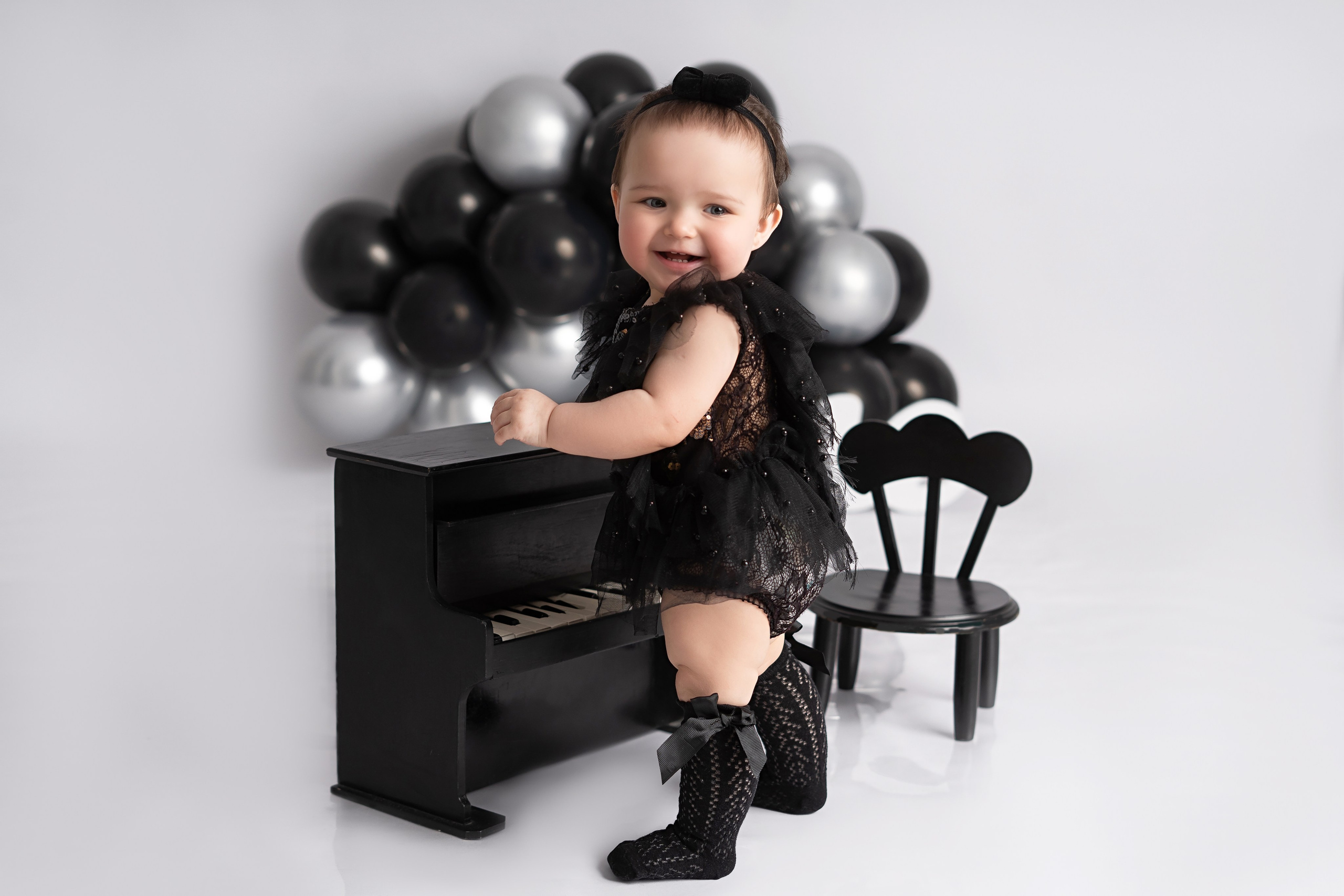 Василиса. Фотограф новорождённых в Минске. Годик под ключ