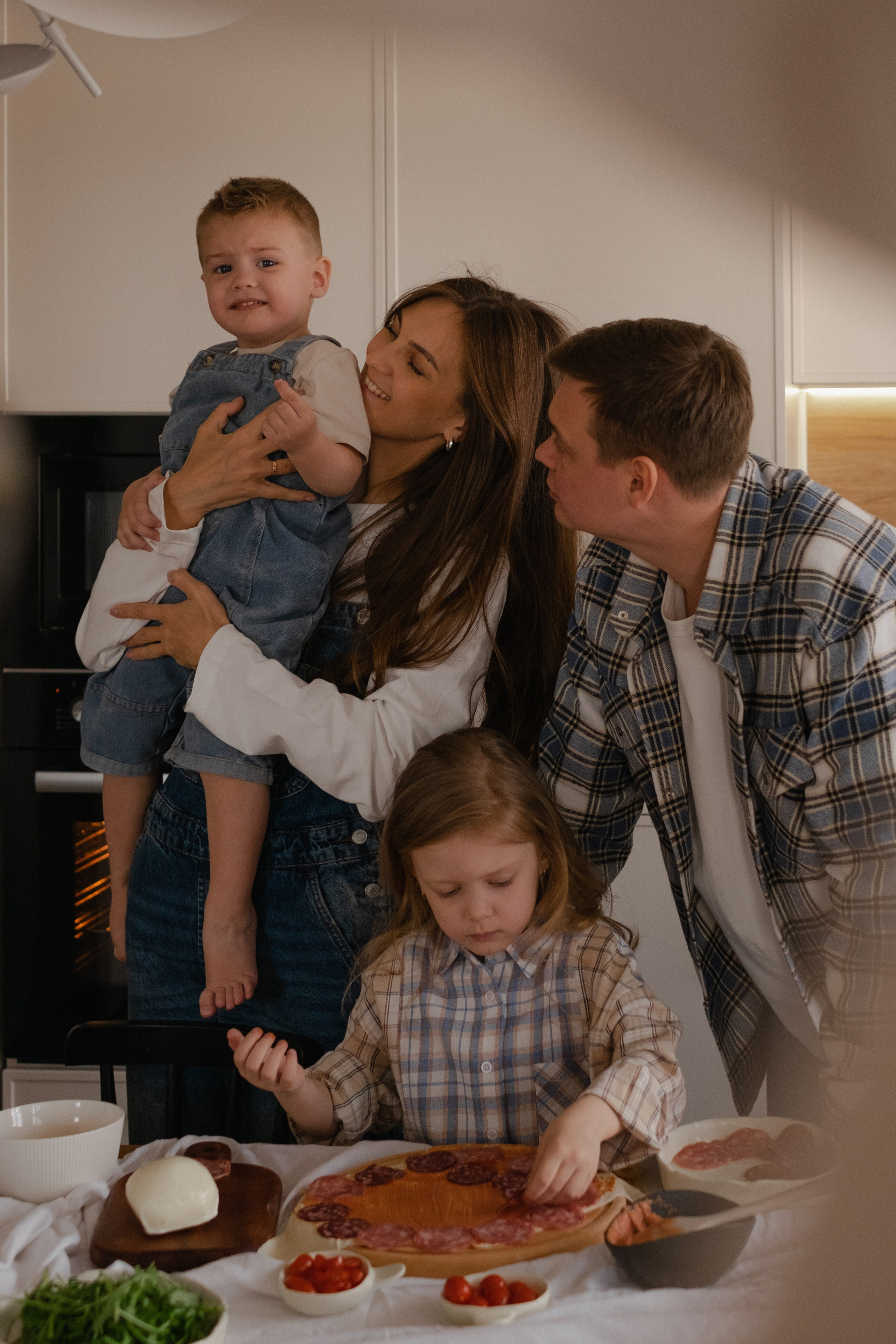 Элла, Кирилл, Алиса и Даниил | домашняя съемка. Фотограф в Новосибирске Диана Ильиных