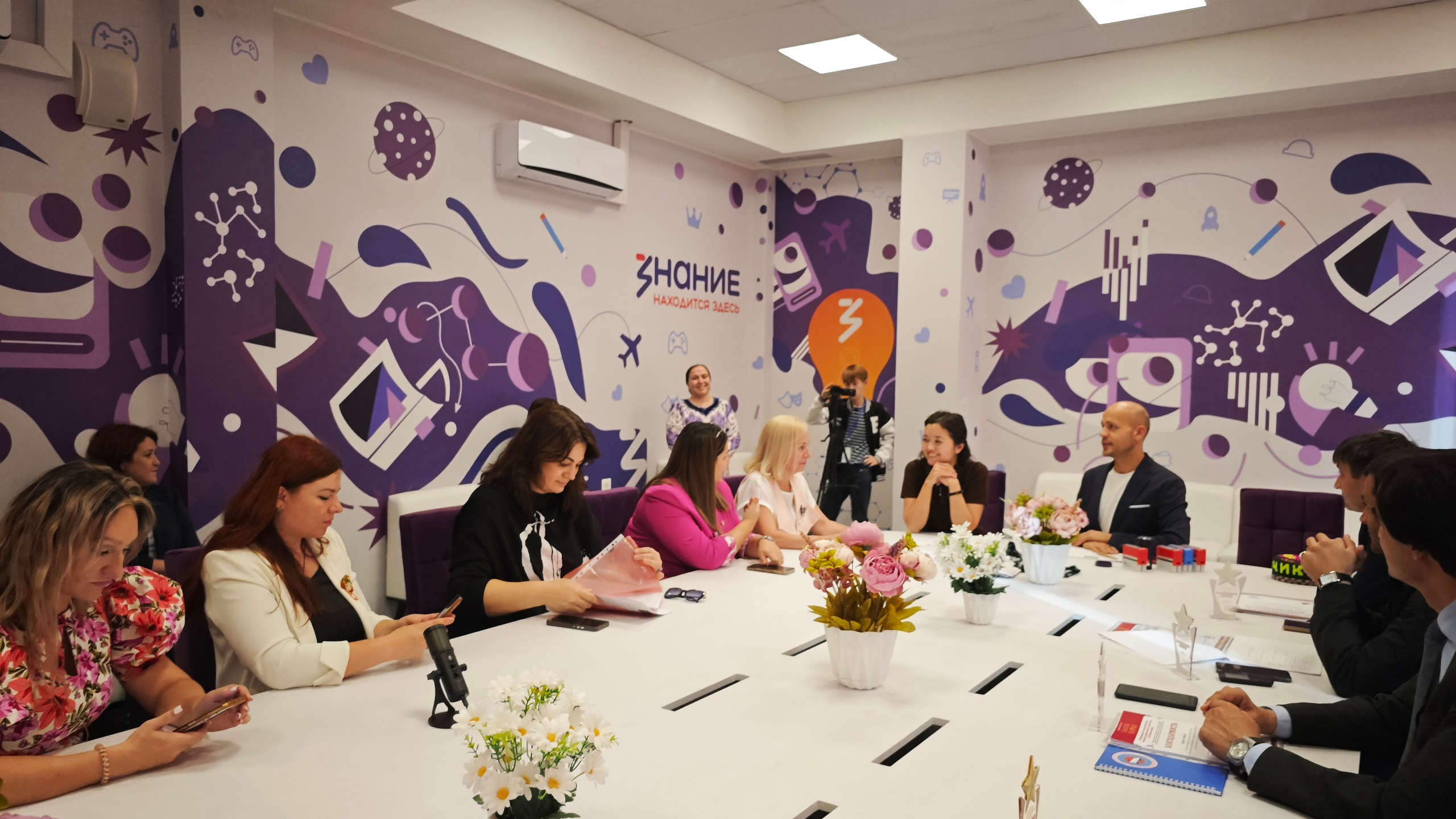 1 ноября 2025 г, г. Бохтар, Таджикистан. Золотое яблочко