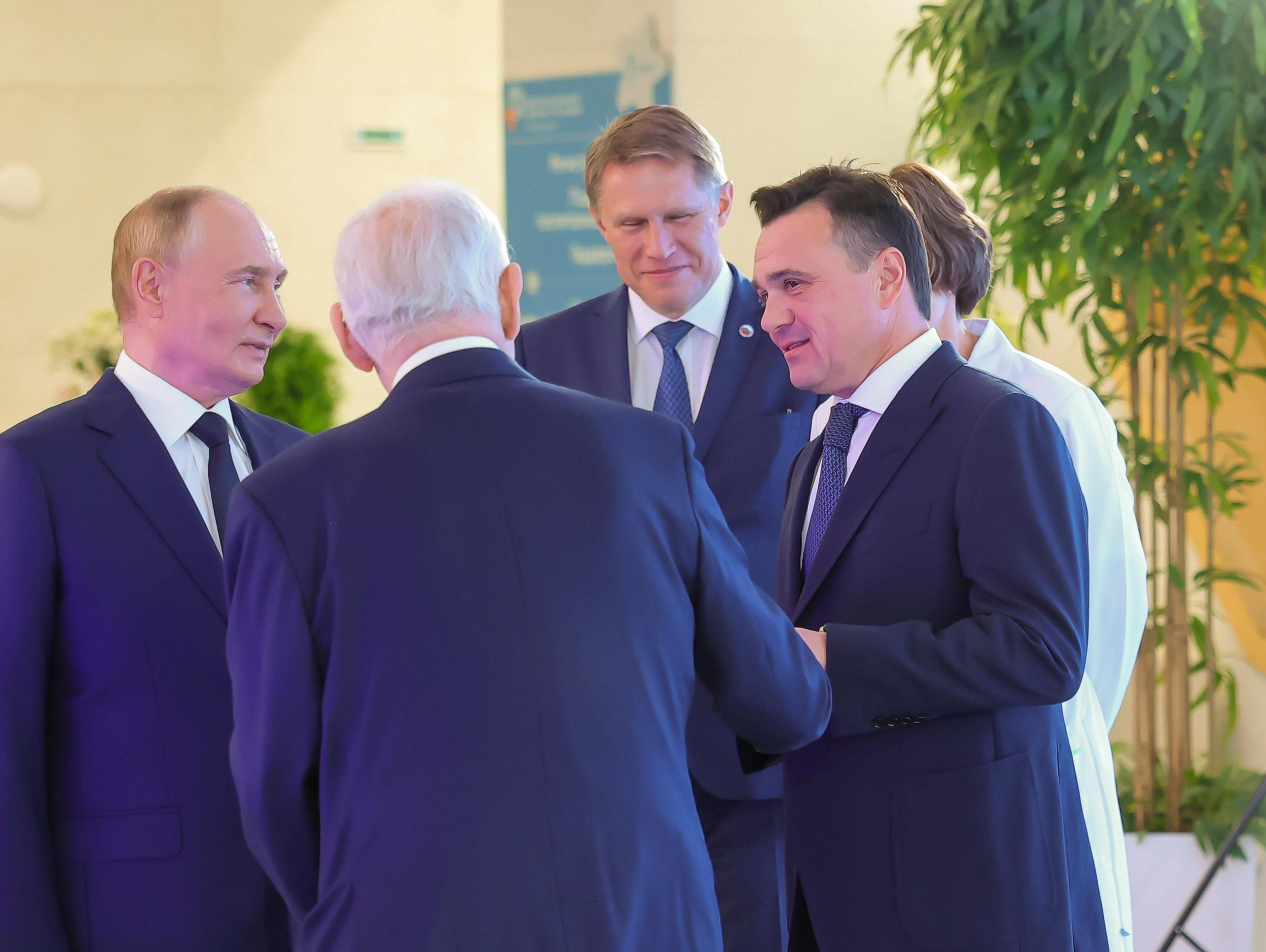 Владимир Путин, Андрей Воробьев и Леонид Рошаль открыли Детский клинический центр в Красногорске. Моя фотография
