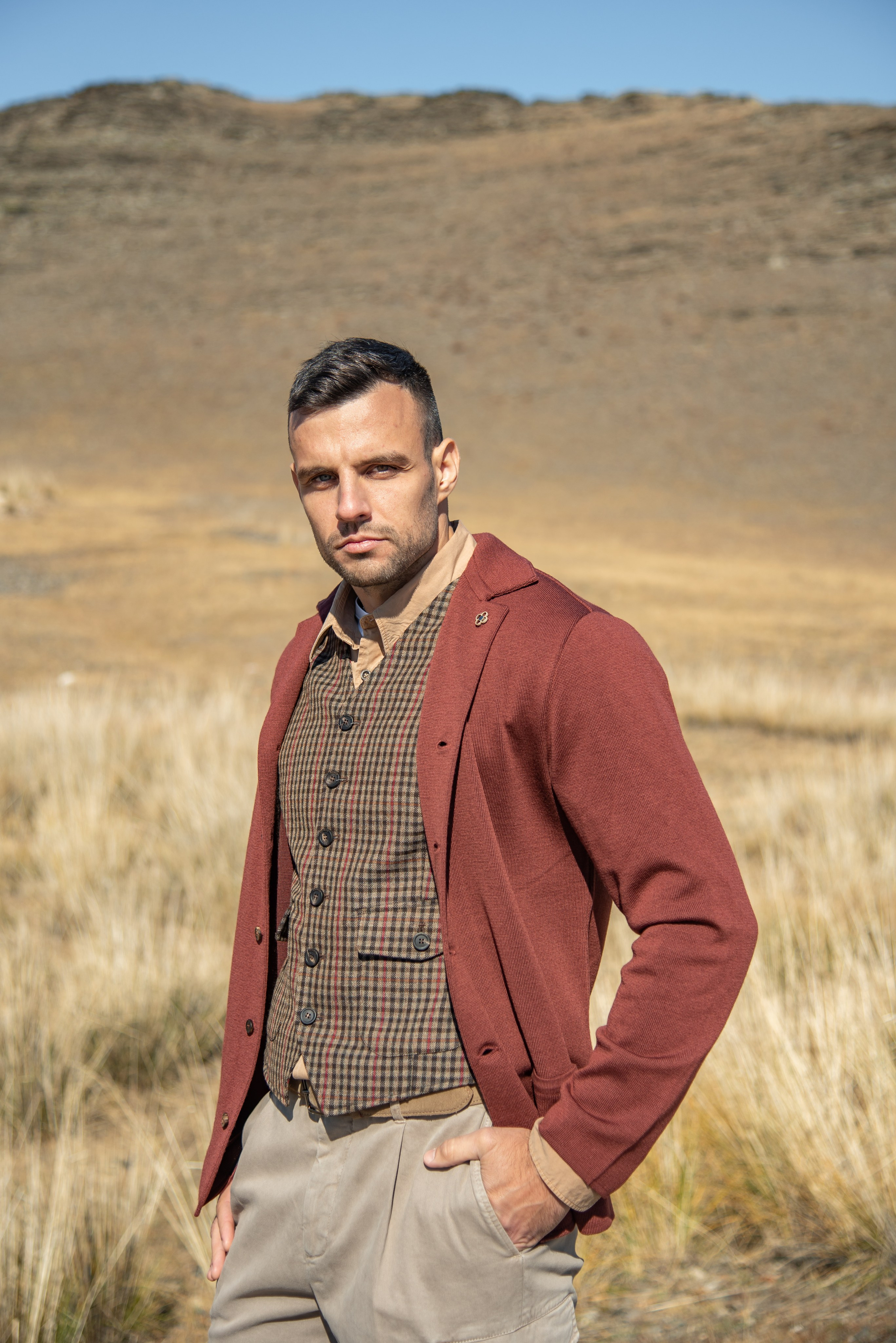 Съёмка одежды на Ольхоне. Занимаюсь профессиональной фотографией и живу рядом с Байкалом. Работаю в разных жанрах